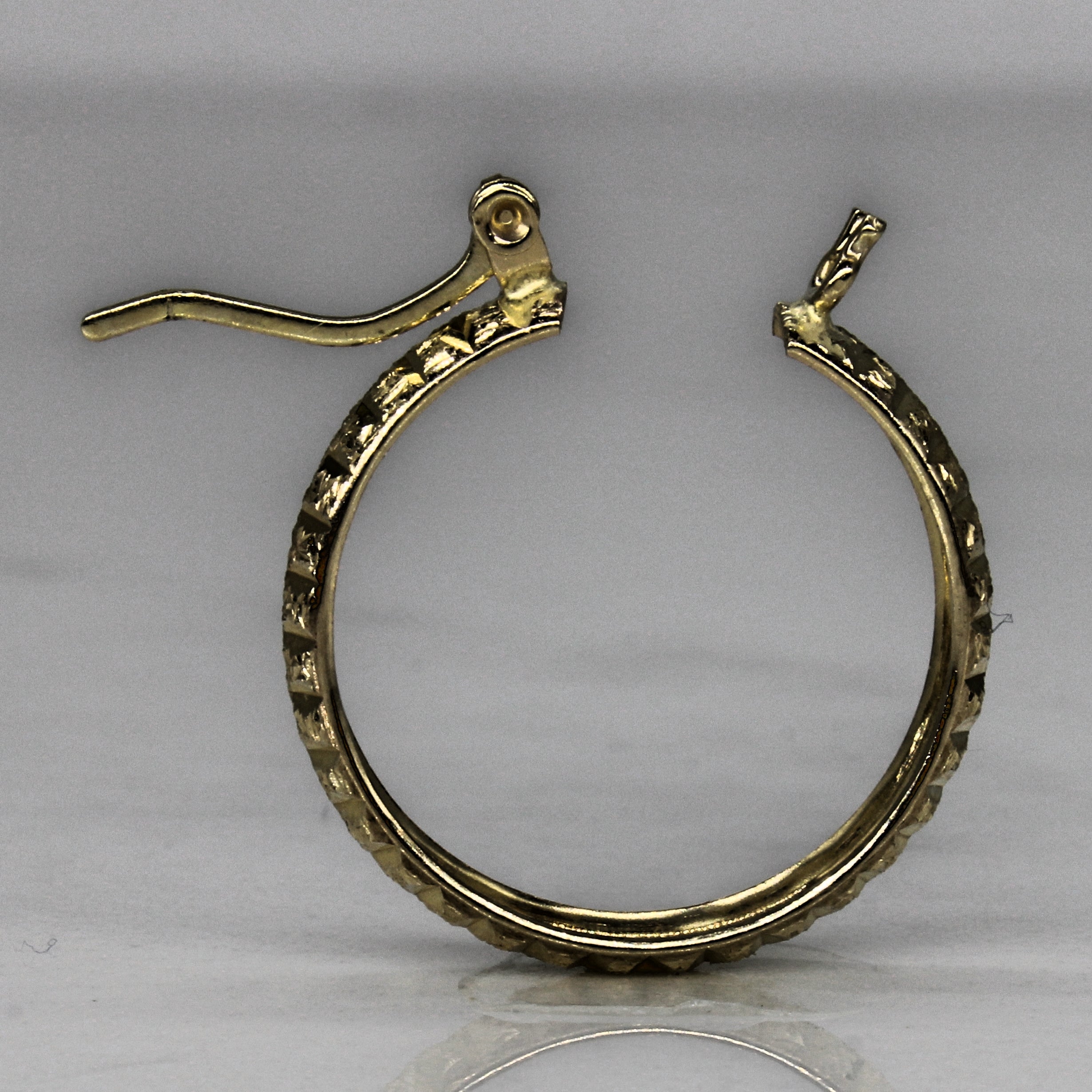 Textured Yellow Gold Hoop Earrings |