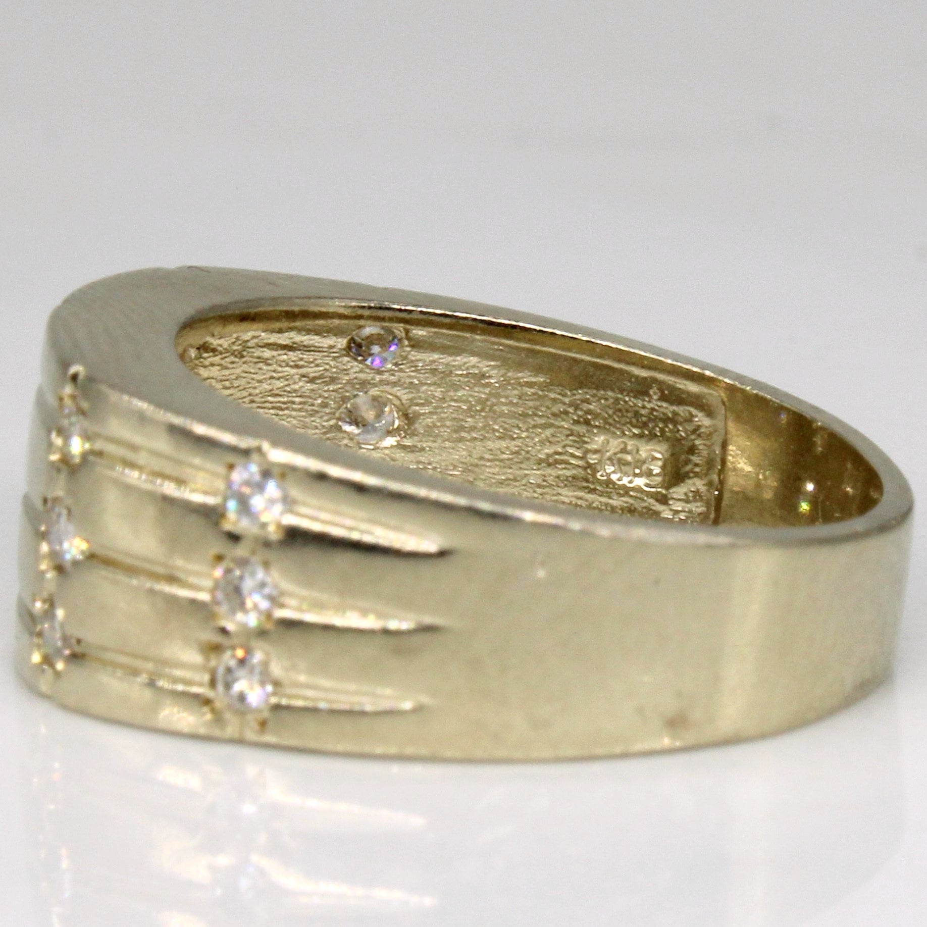 Gypsy Set Multi Diamond Ring | 0.30ctw | SZ 5.75 |