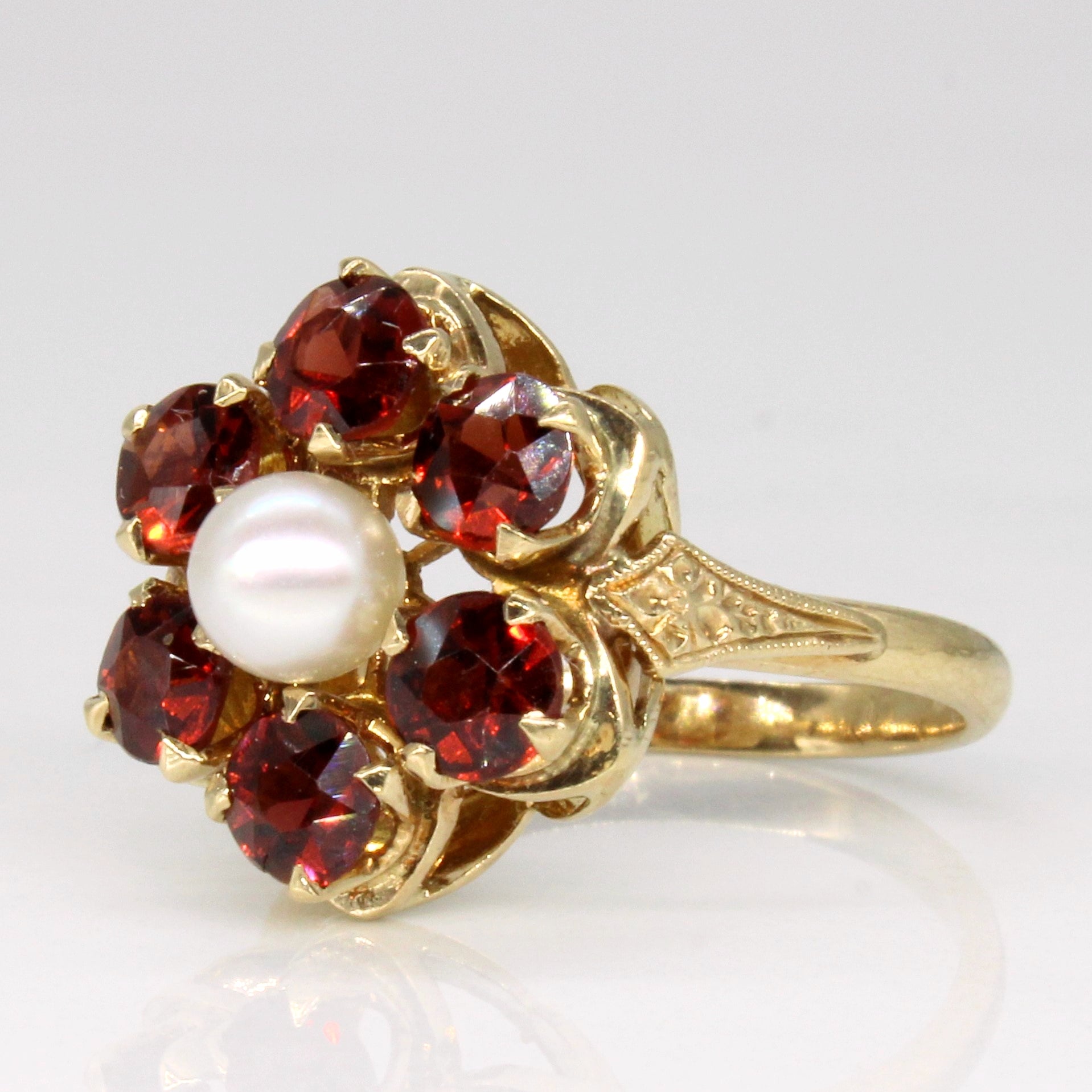 Garnet & Pearl Cocktail Ring | 1.50ctw | SZ 4.5 |