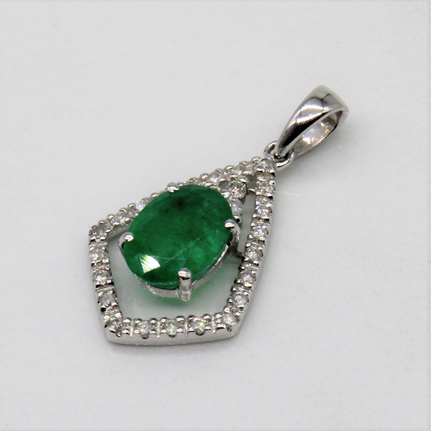 Emerald & Diamond Pendant | 1.00ct, 0.15ctw |