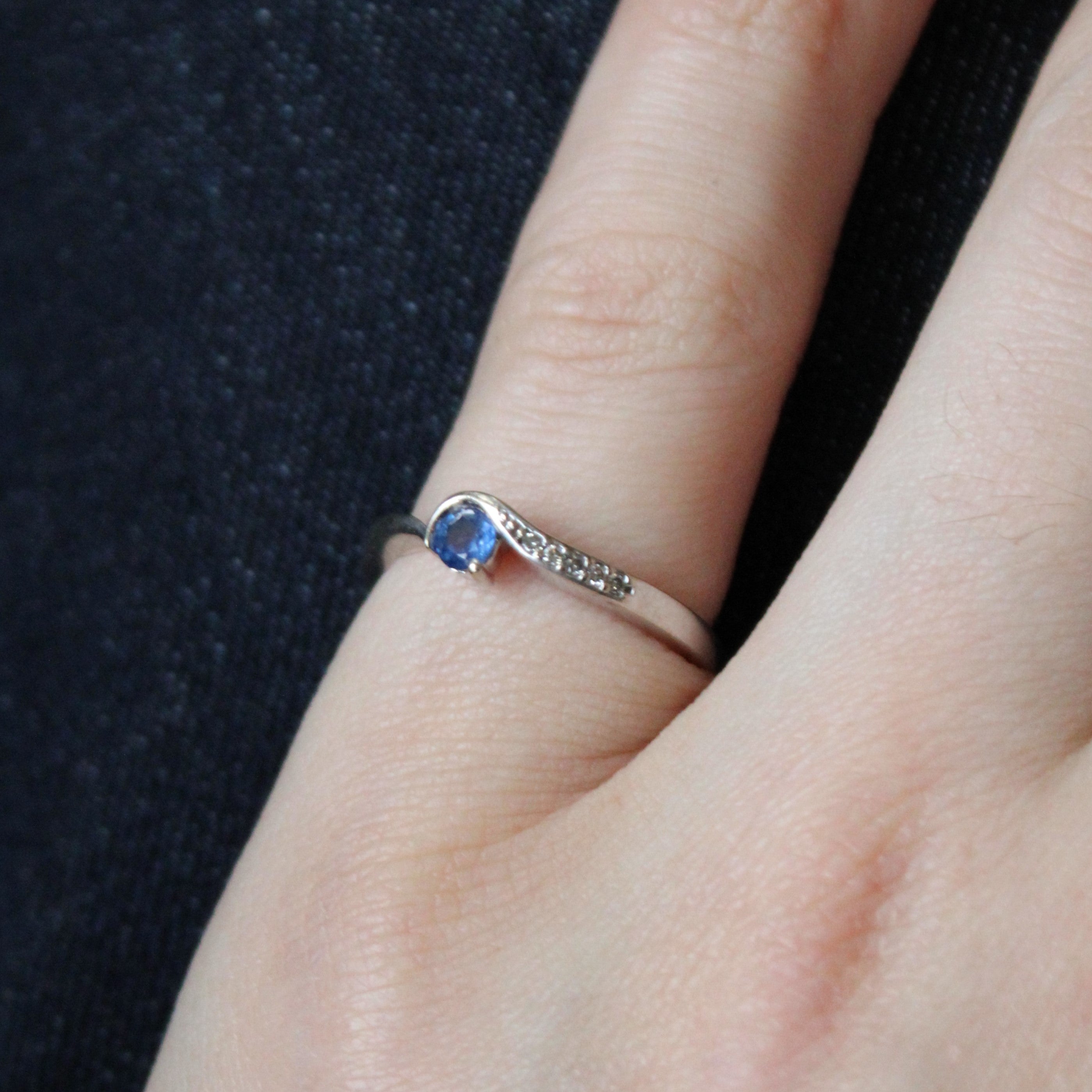 Sapphire & Diamond Contour Band | 0.20ct, 0.03ctw | SZ 6.25 |