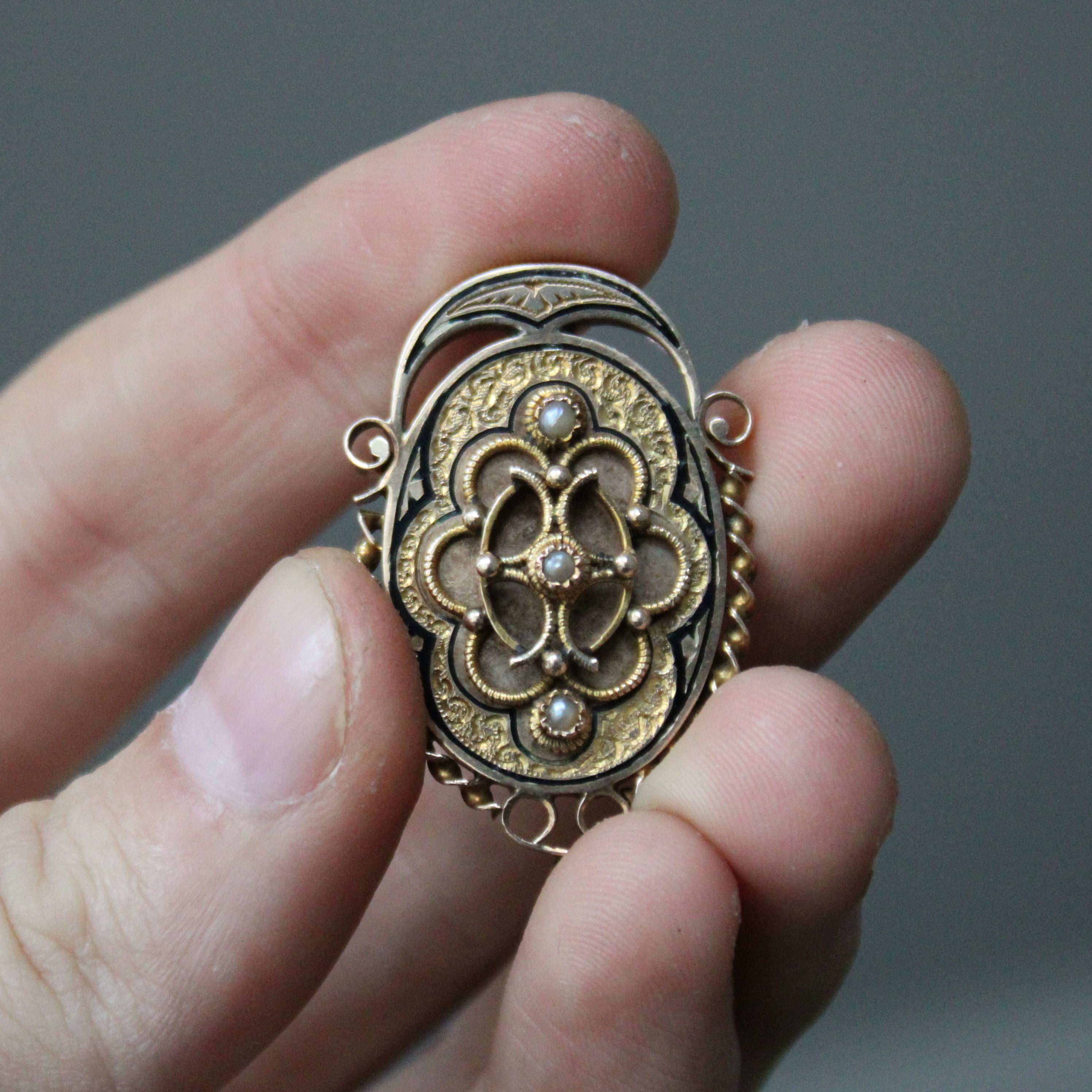 Convertible Victorian Pearl Brooch/Pendant |