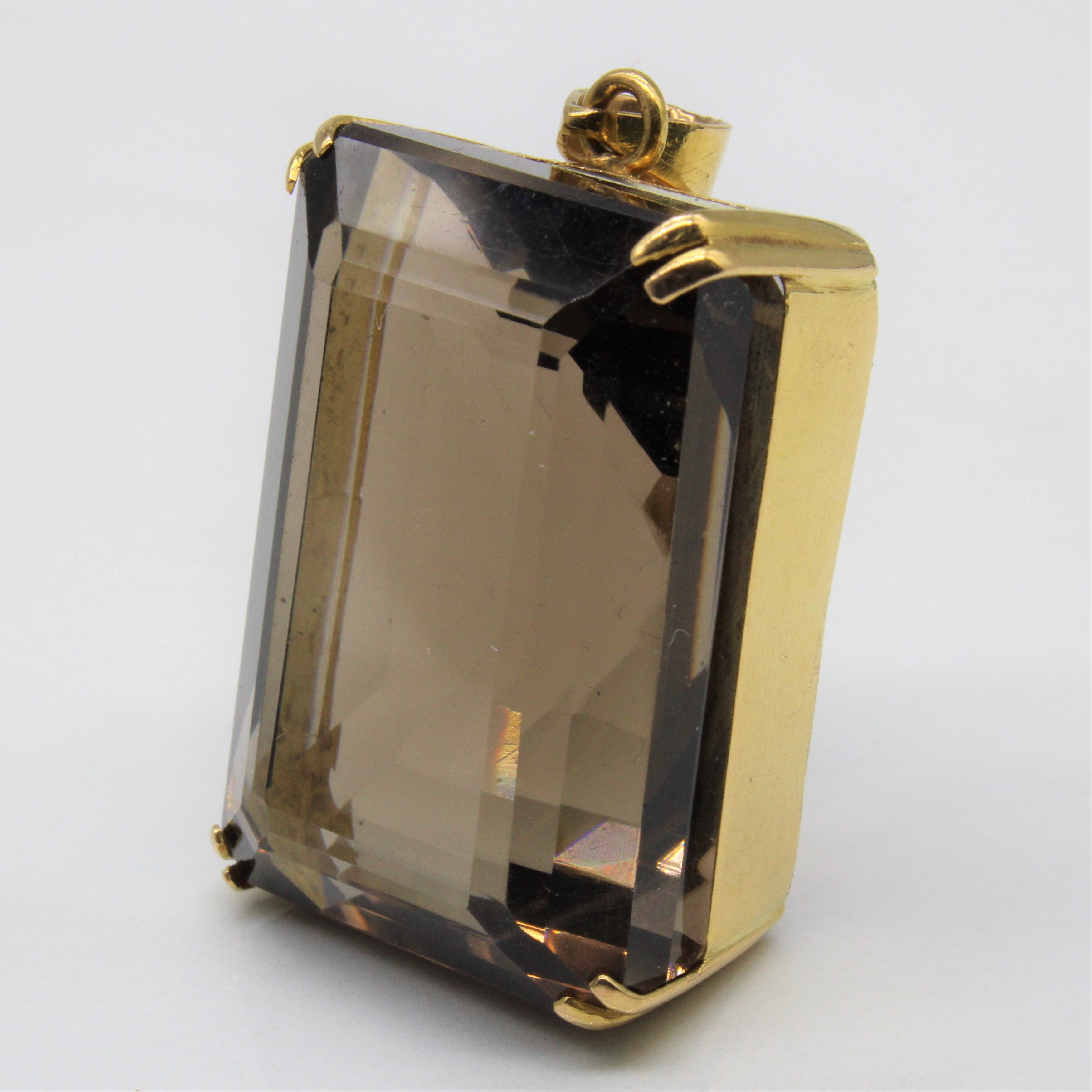 Pendentif en quartz fumé de grande taille | 58,00 ct |