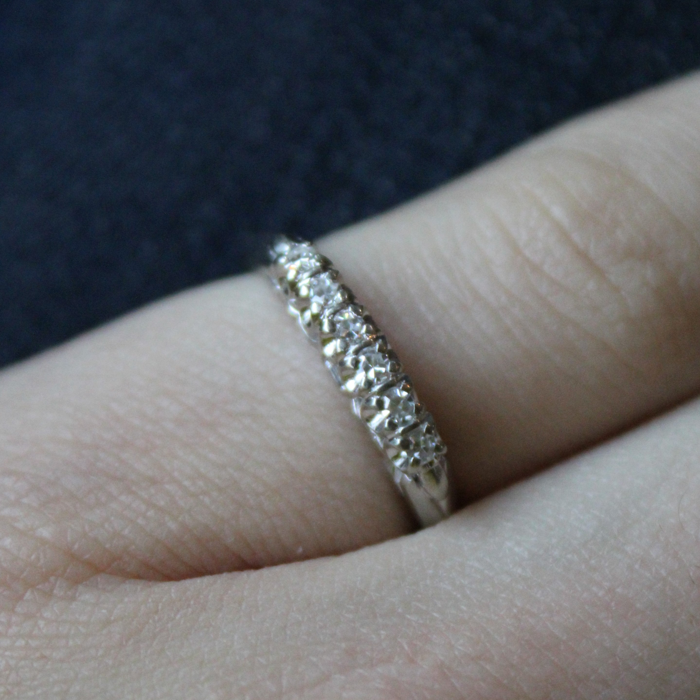 Knife Edge Diamond Band | 0.12ctw | SZ 6 |