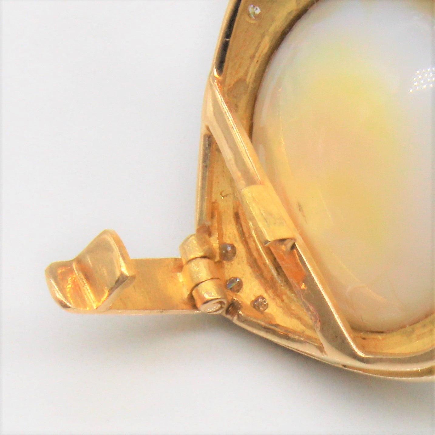 Mabé Pearl & Diamond Pendant | 0.26ctw |
