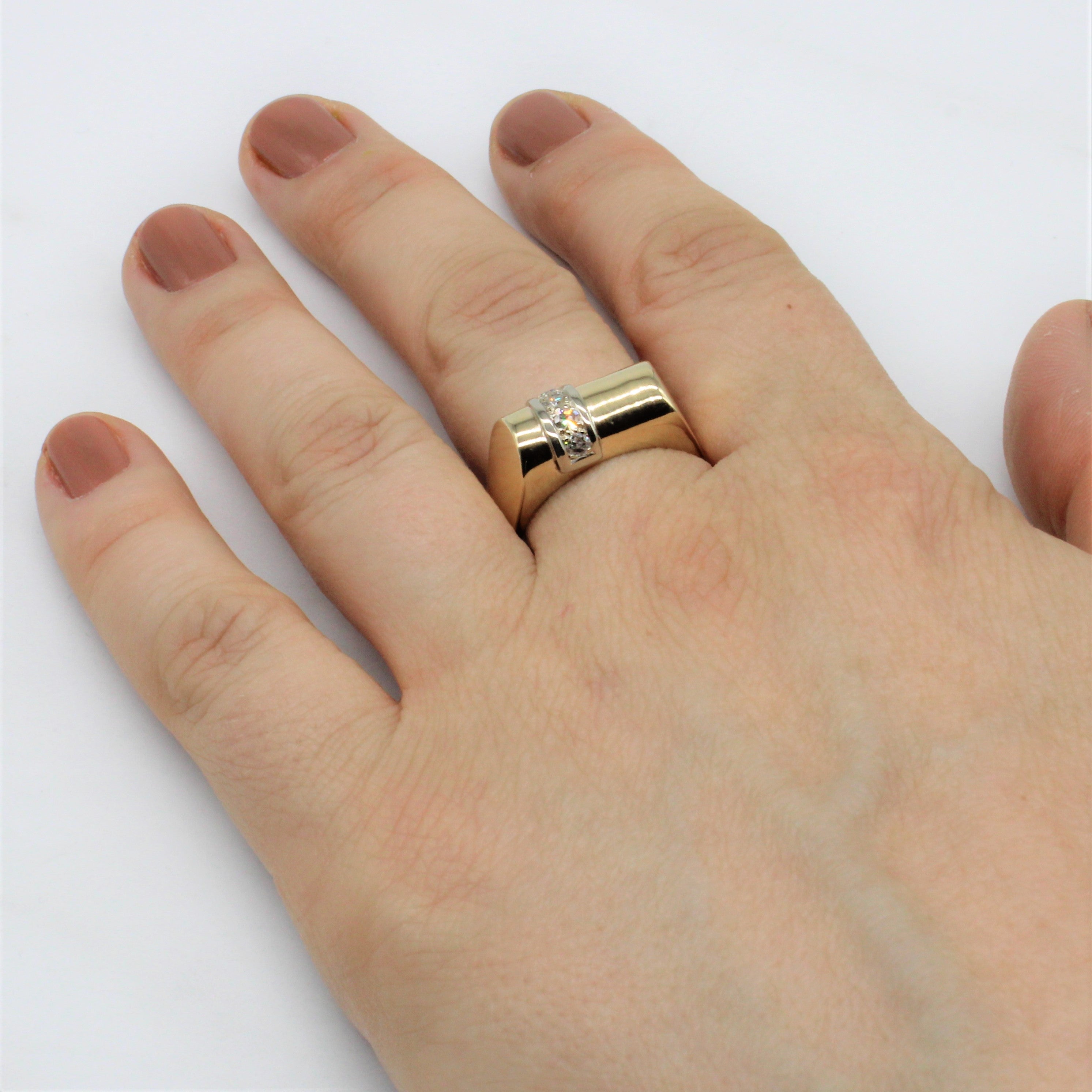 Curved Diamond Ring | 0.16ctw | SZ 9.25 |