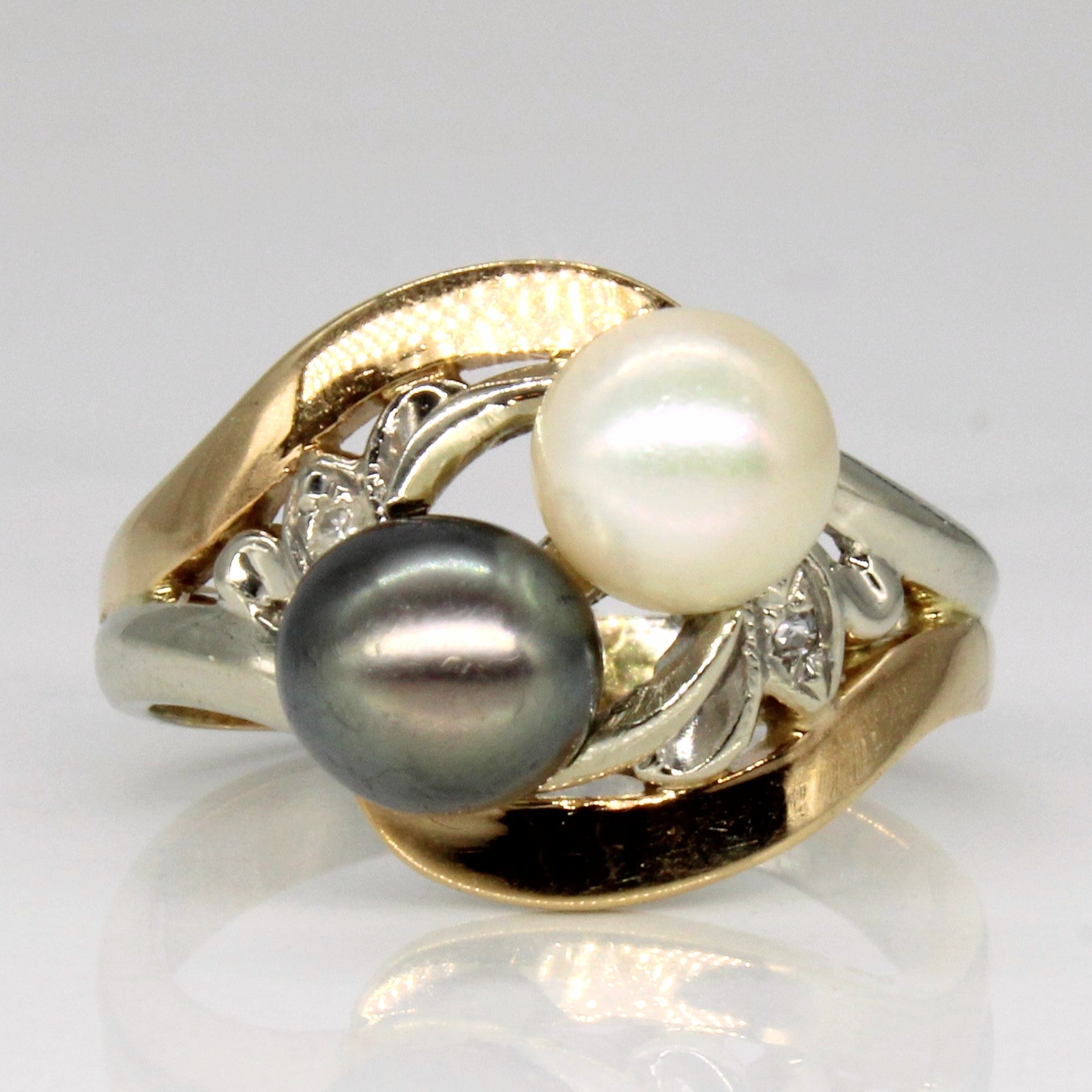 Pearl ring store gold band