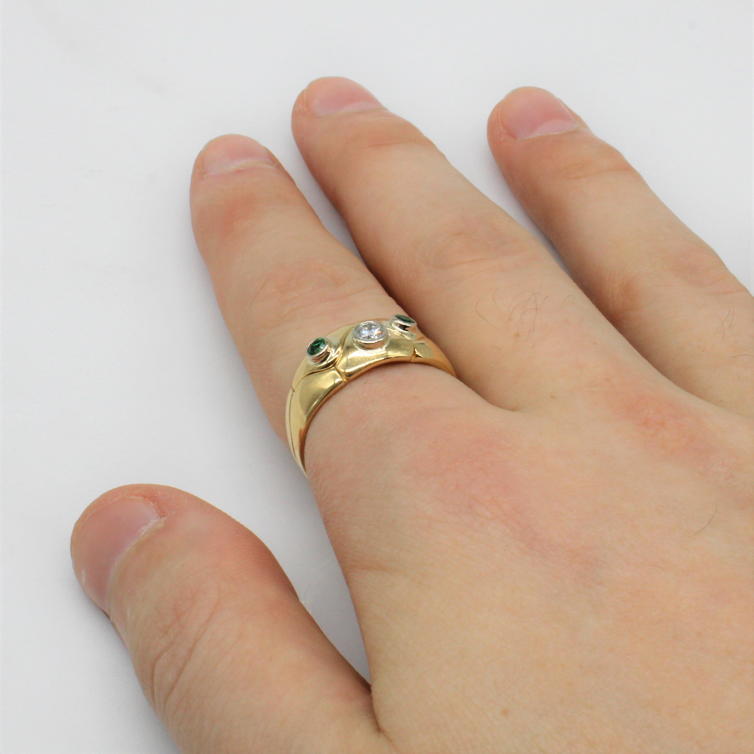Abstract Diamond & Emerald 18k Ring | 0.20ct, 0.15ctw | SZ 11 |