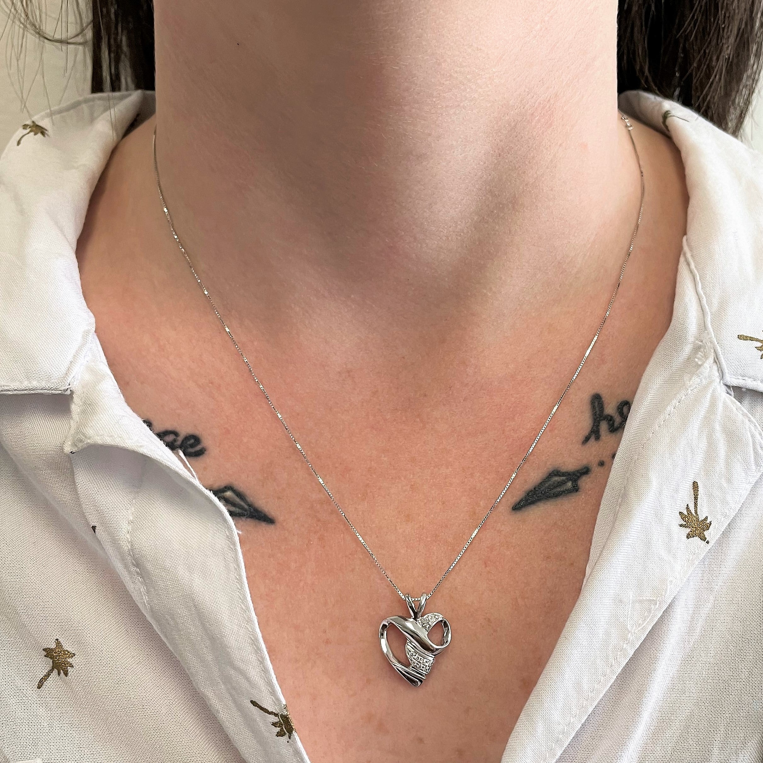 Diamond Twist Heart Necklace | 0.06ctw | 18" |