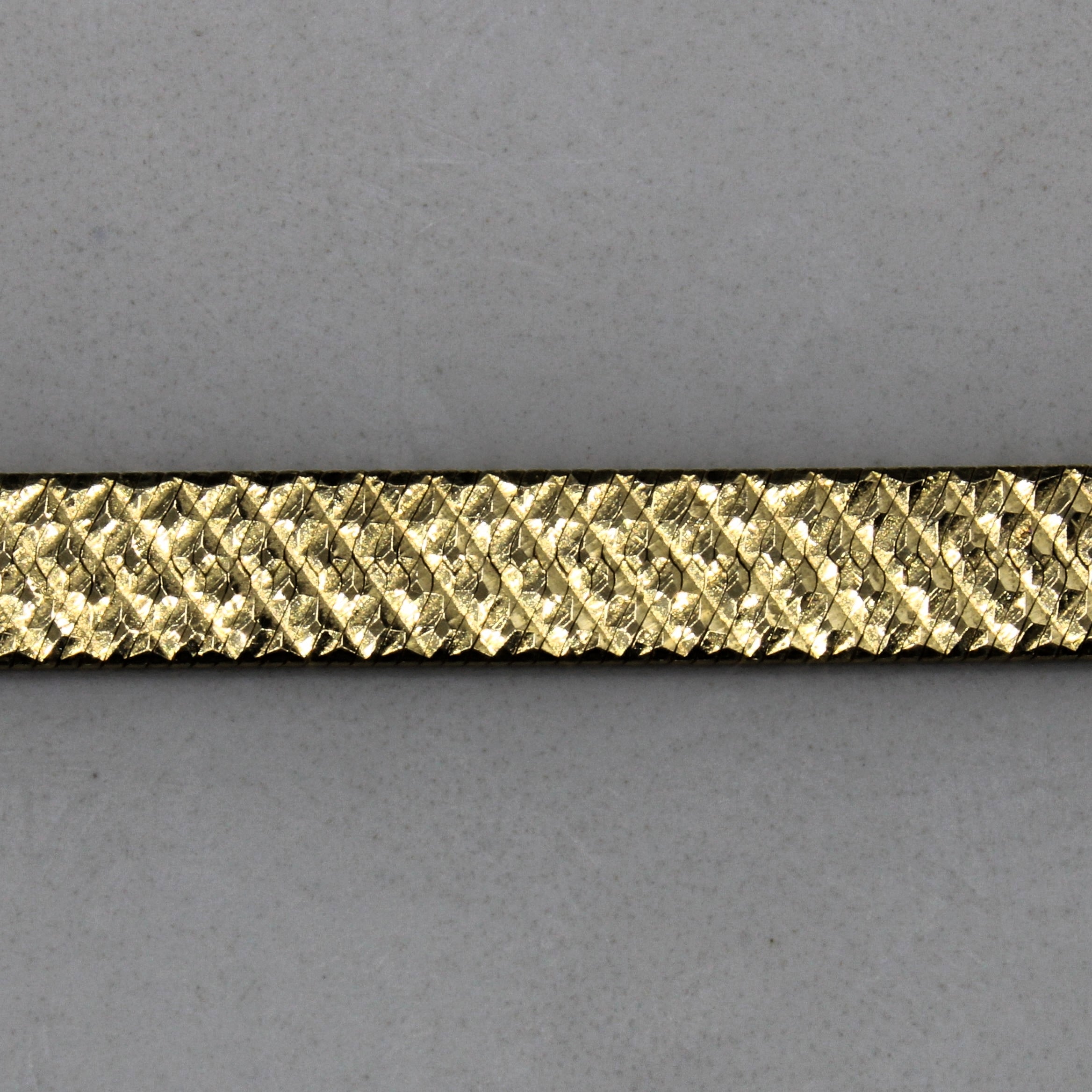 14k Yellow Gold Textured Herringbone Necklace | 17" |