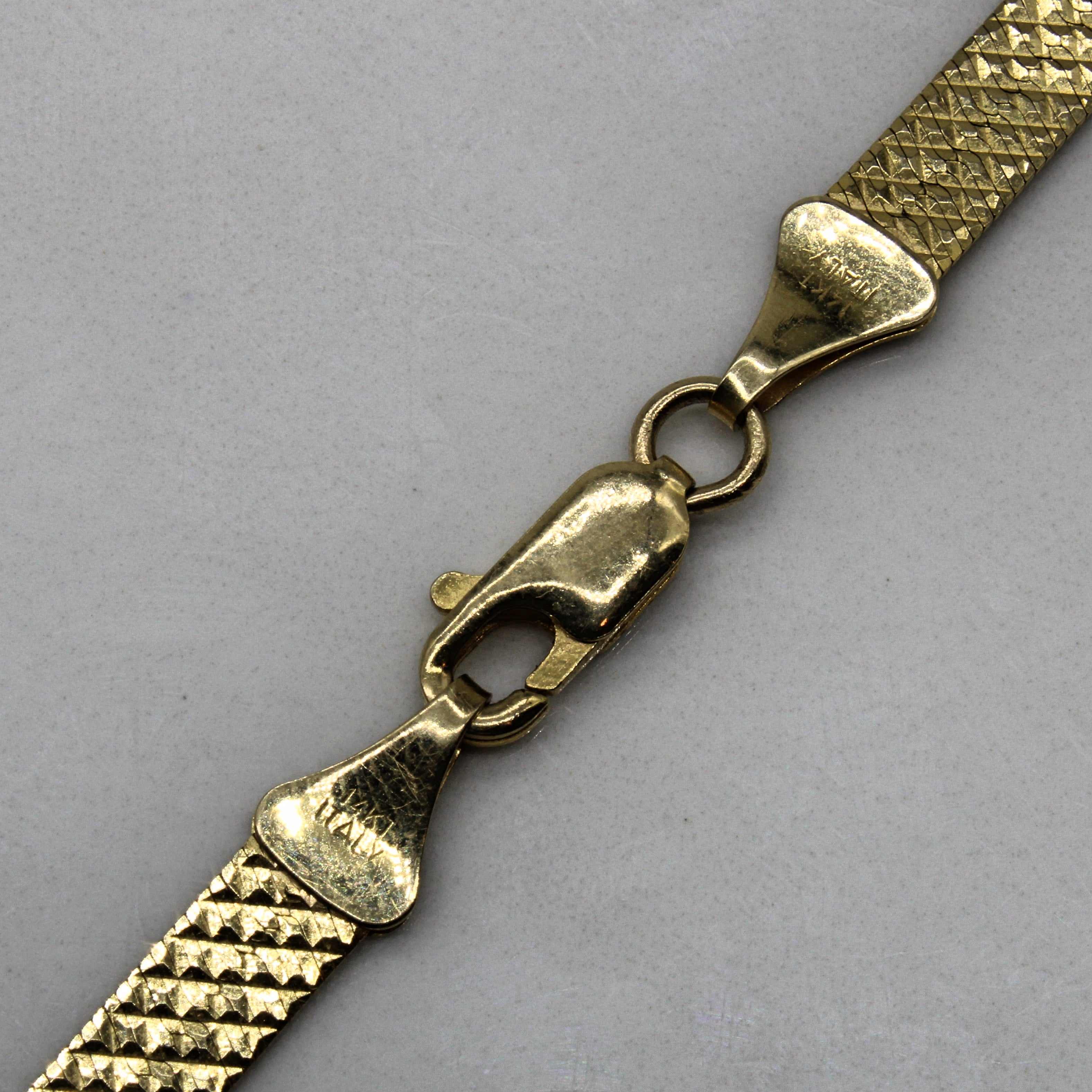 14k Yellow Gold Textured Herringbone Necklace | 17" |