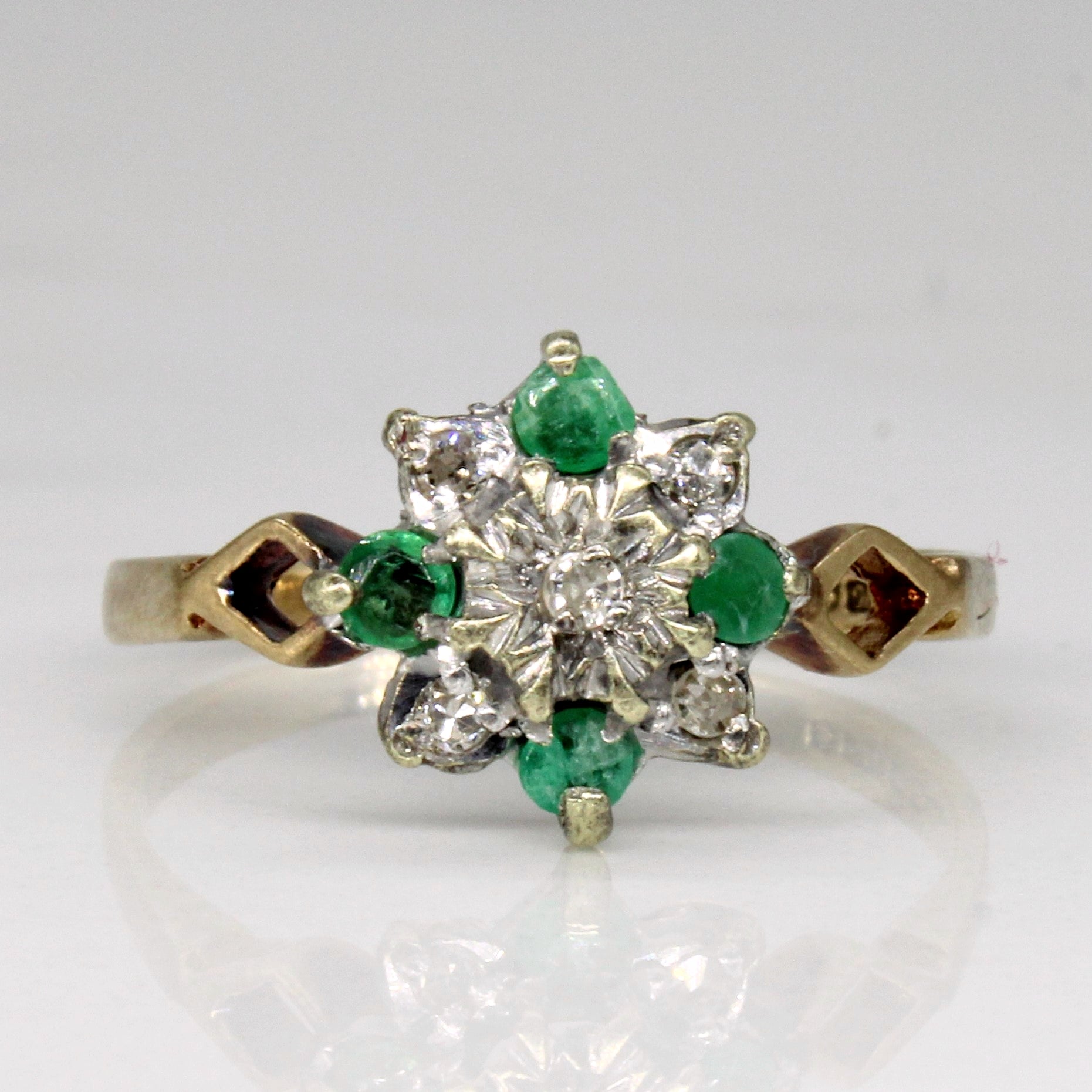 1981 Sheffield Hallmarked Emerald & Diamond Ring | 0.12ctw, 0.04ctw | SZ 6.75 |