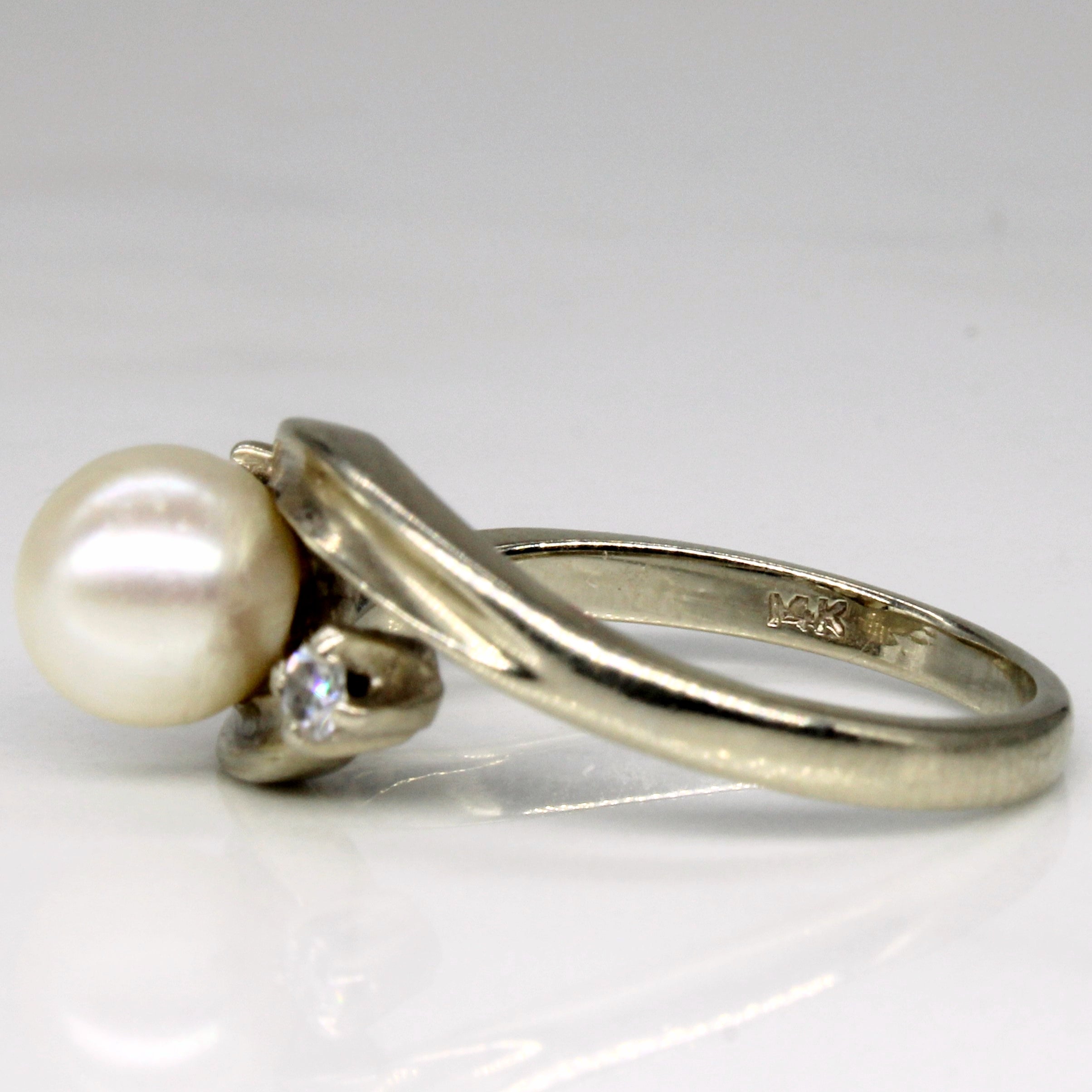 Pearl & Diamond Cross Over Ring | 0.06ctw | SZ 6 |