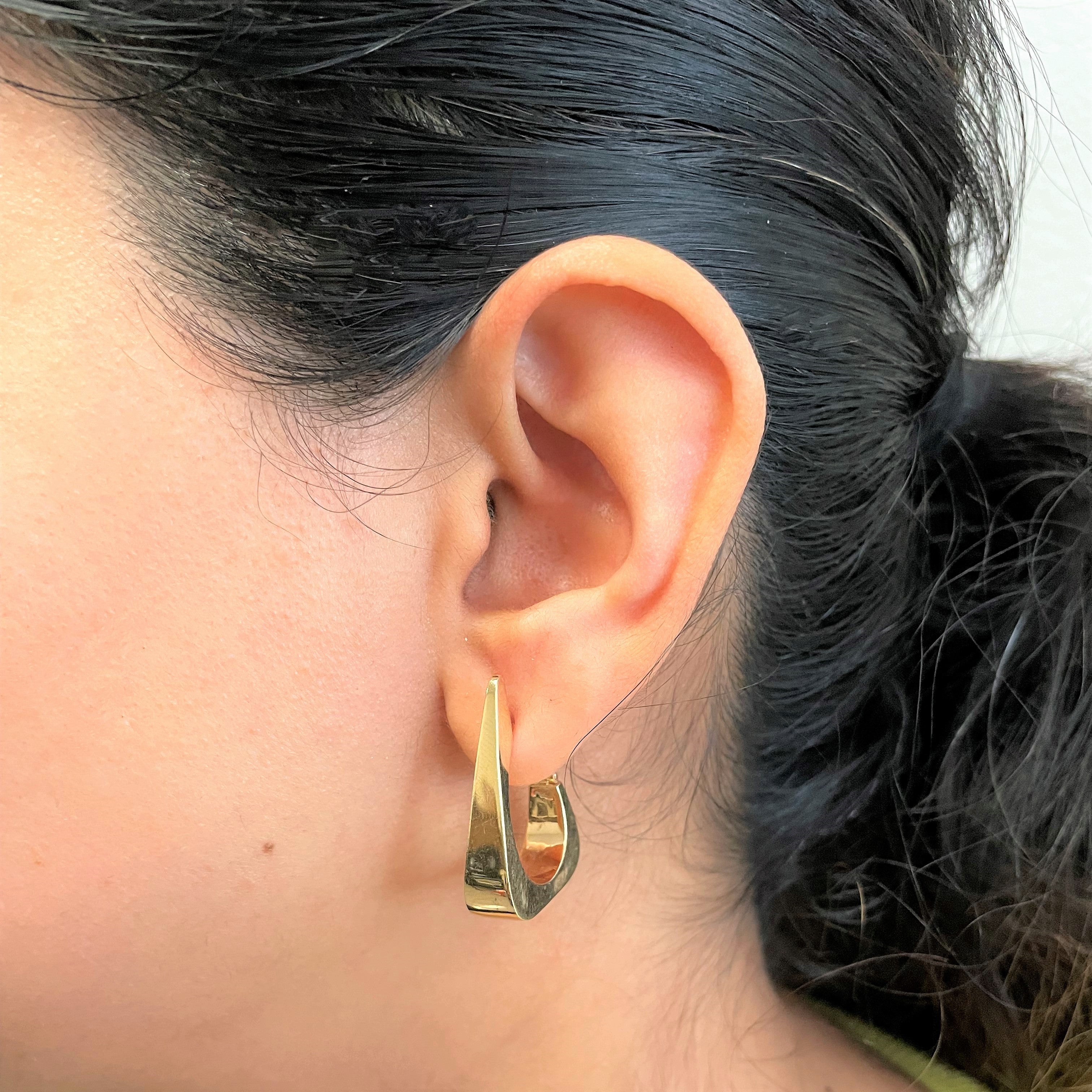 Tapered Yellow Gold Hoop Earrings |