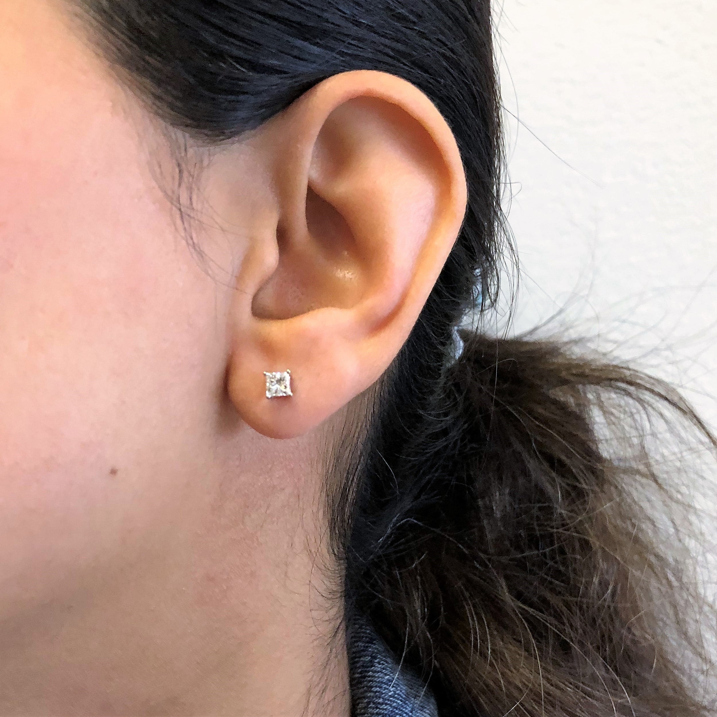 Boucles d'oreilles puces en diamant princesse | 0,62 ct |