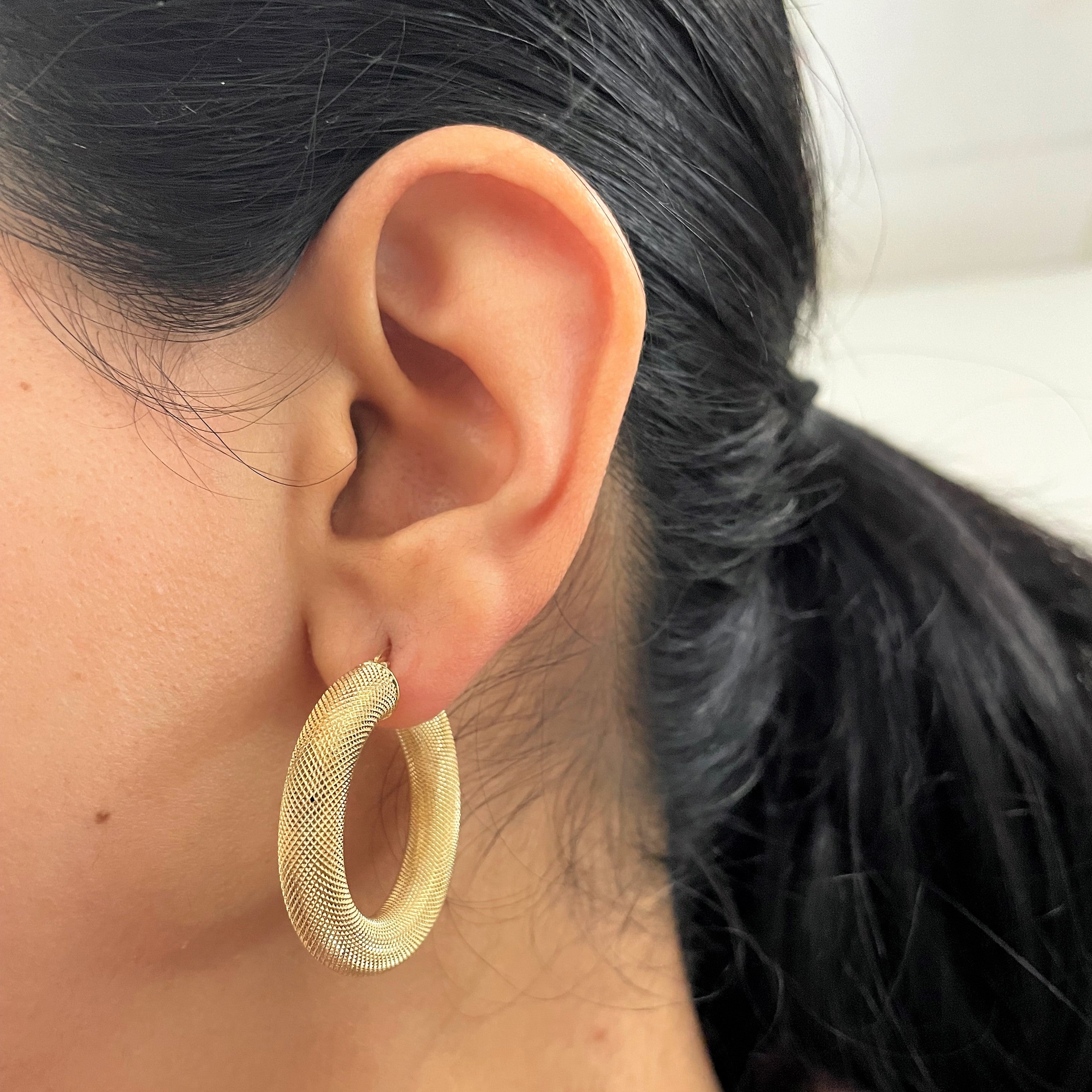 Textured 18K Gold Puffy Hoop Earrings |