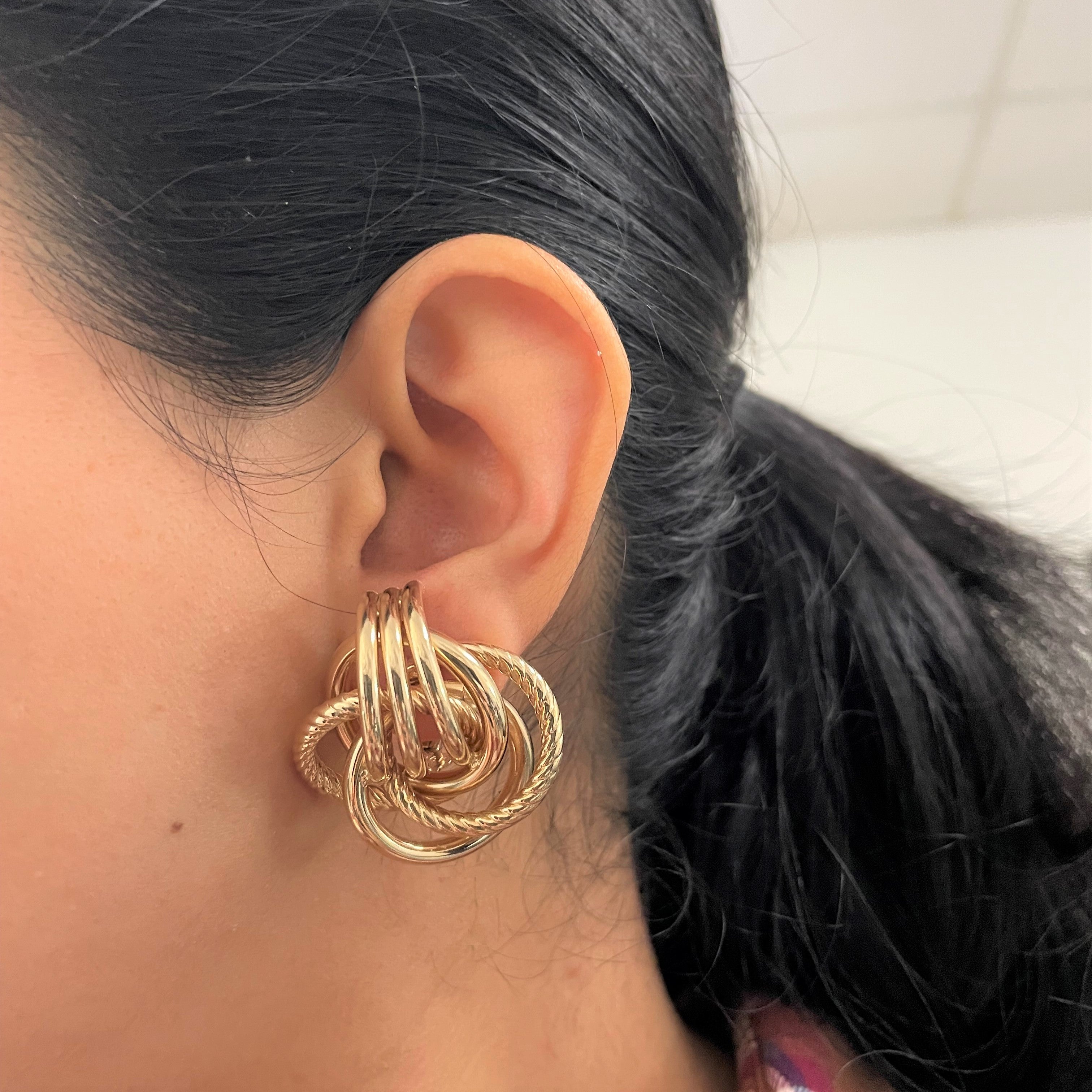 Interlocking Gold Rope Earrings |