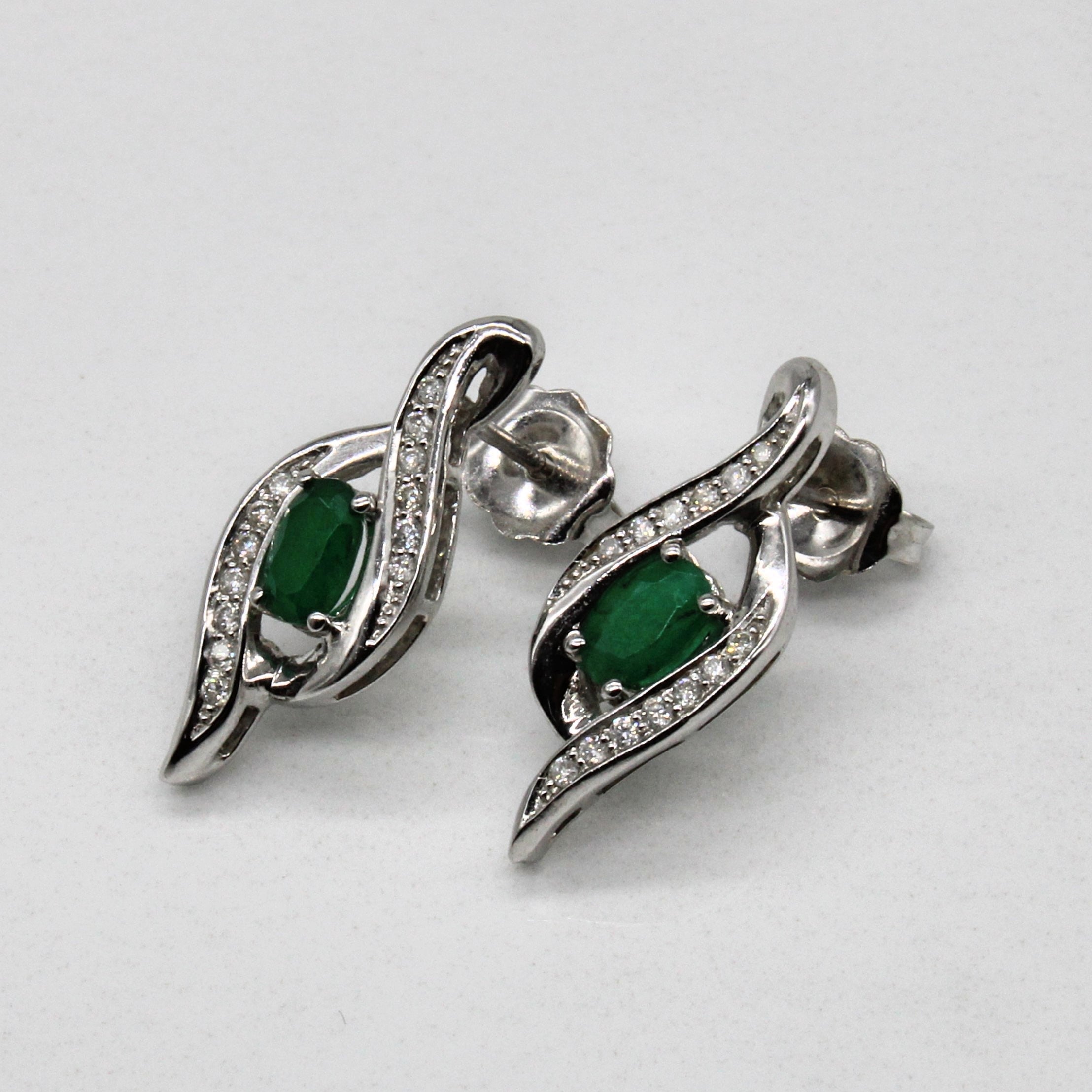 Boucles d'oreilles émeraudes et diamants | 0,36 ct, 0,12 ct |