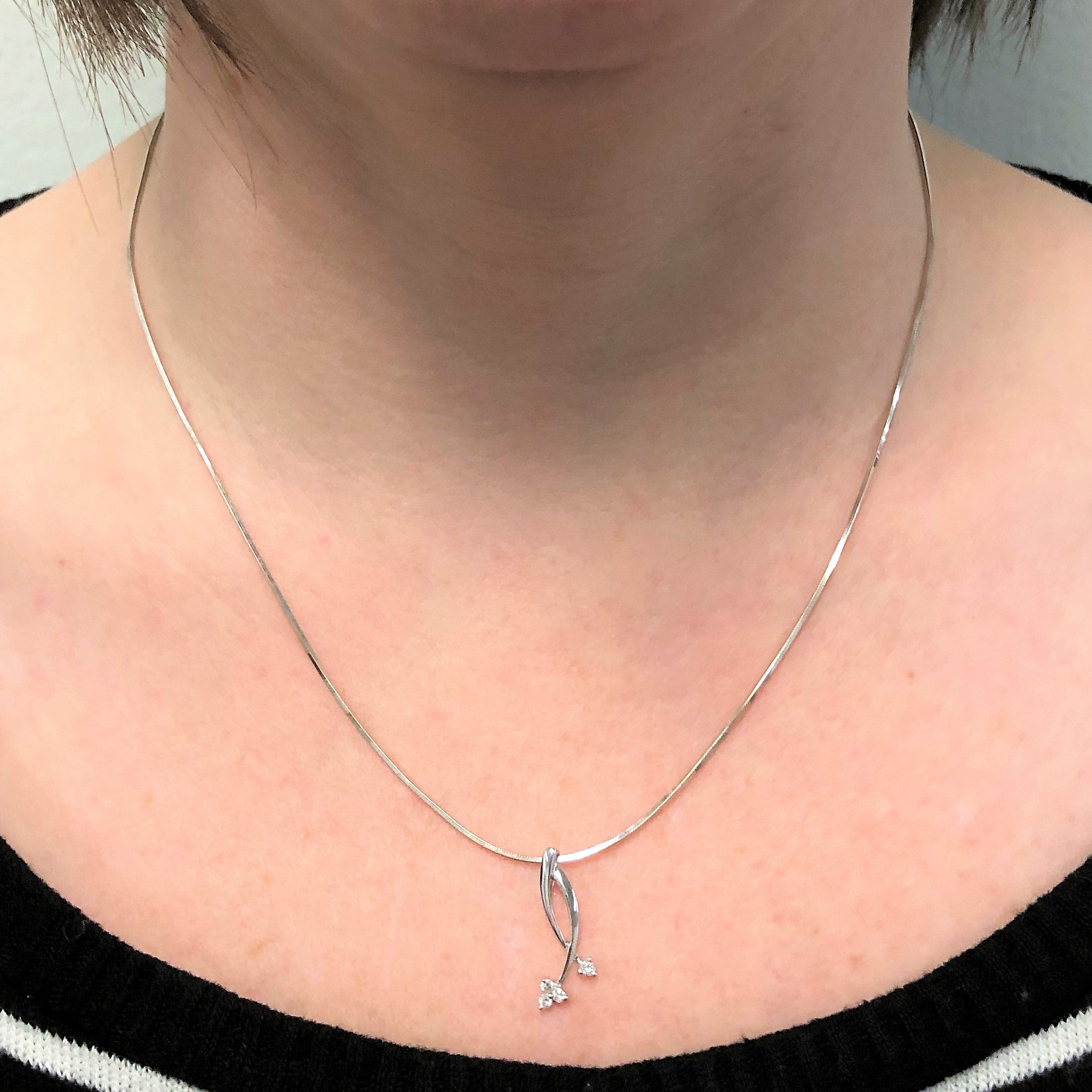 Twisted Diamond Necklace | 0.10ctw | 18" |