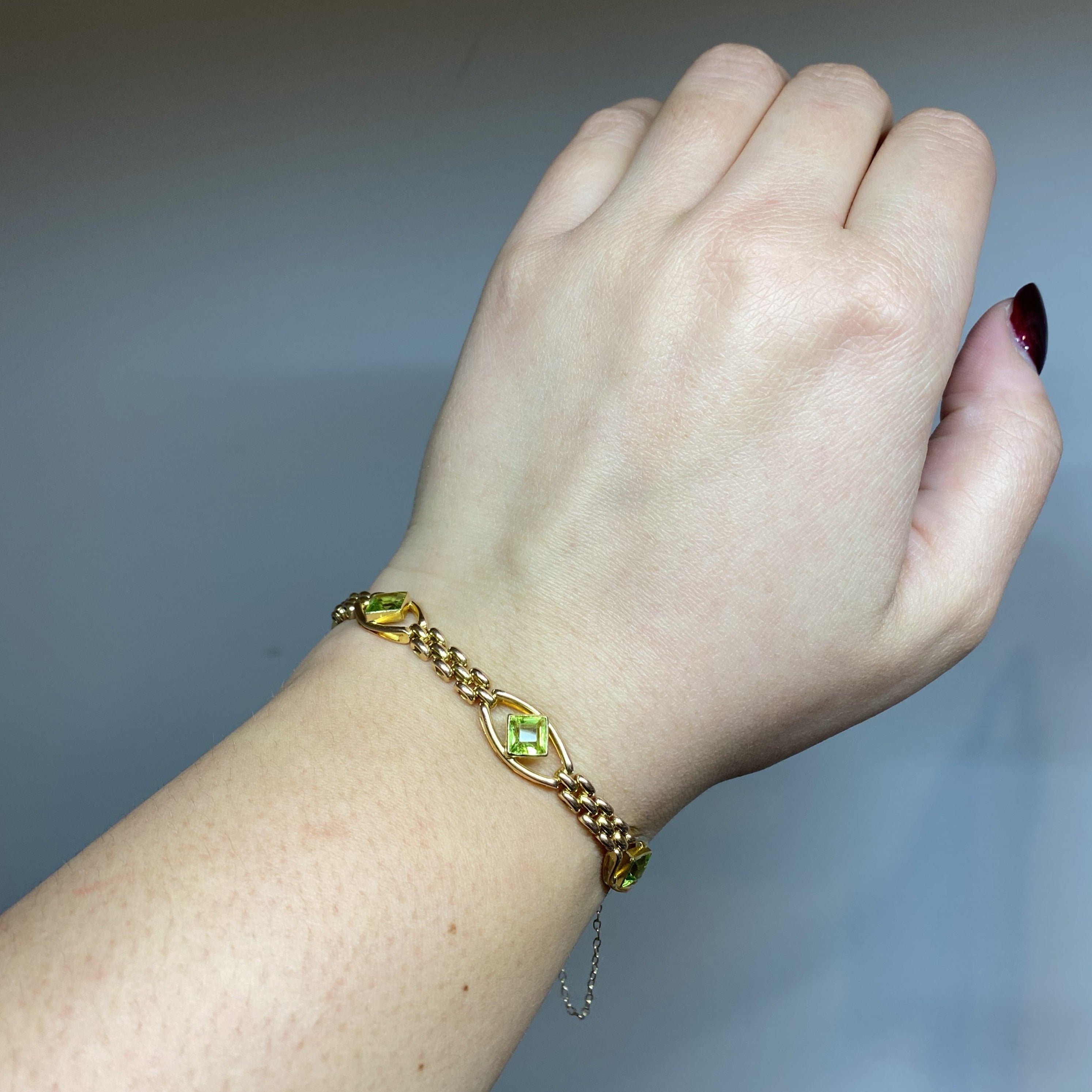 Late Victorian Peridot Bracelet | 4.25ctw | 7" |