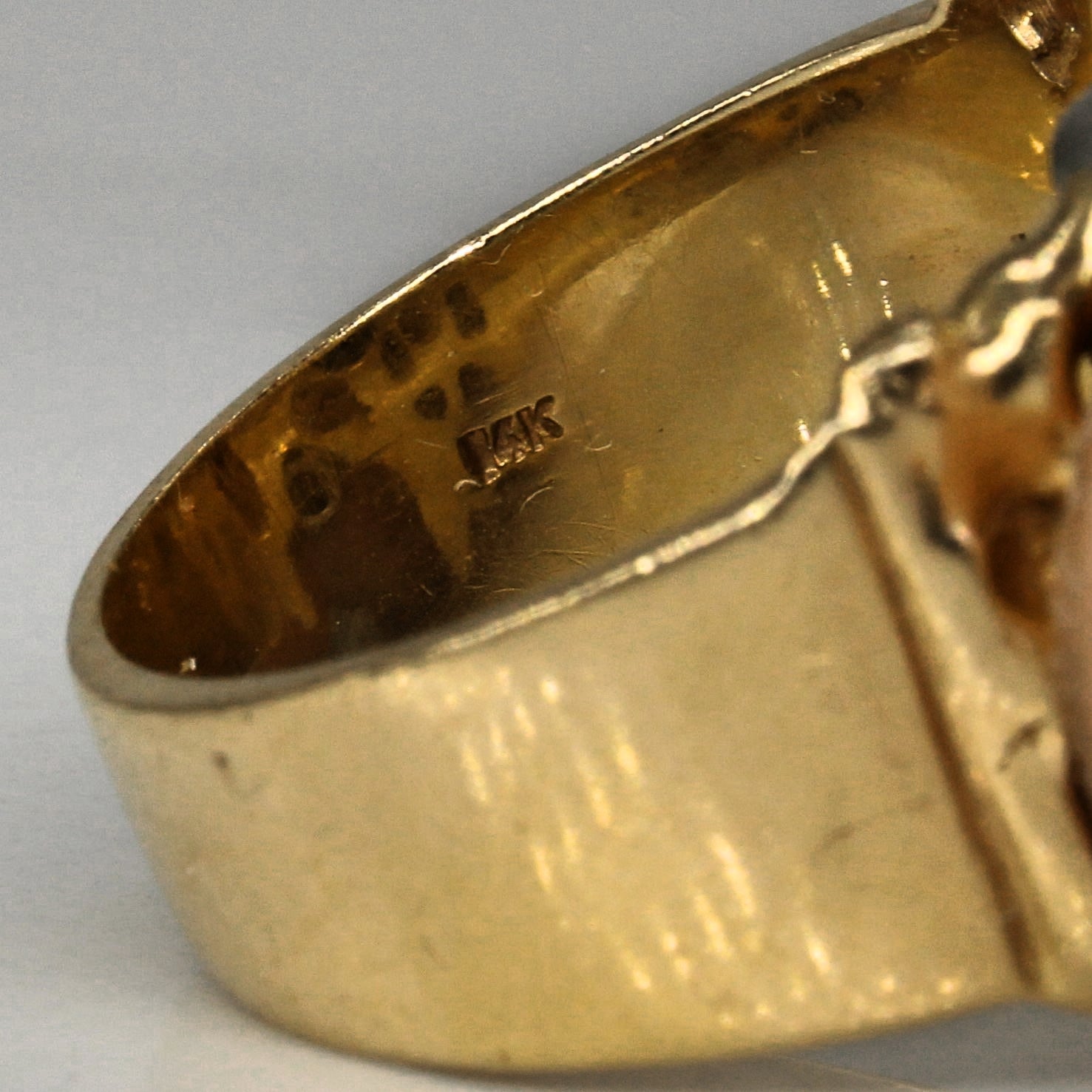Abstract Sapphire & Diamond Ring | 0.90ctw, 0.16ctw | SZ 7.75 |