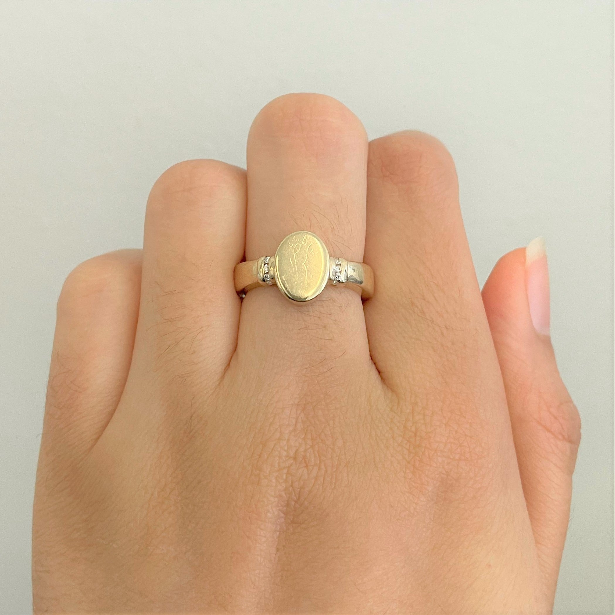 Diamond Signet Ring | 0.05ctw | SZ 6 |