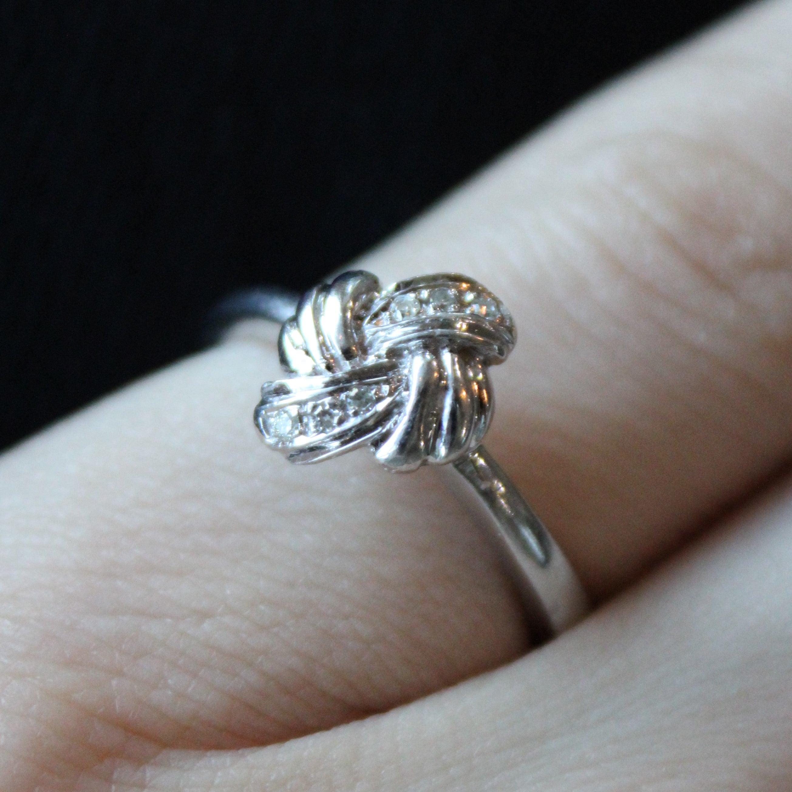 Diamond Knot Ring | 0.03ctw | SZ 6.5 |