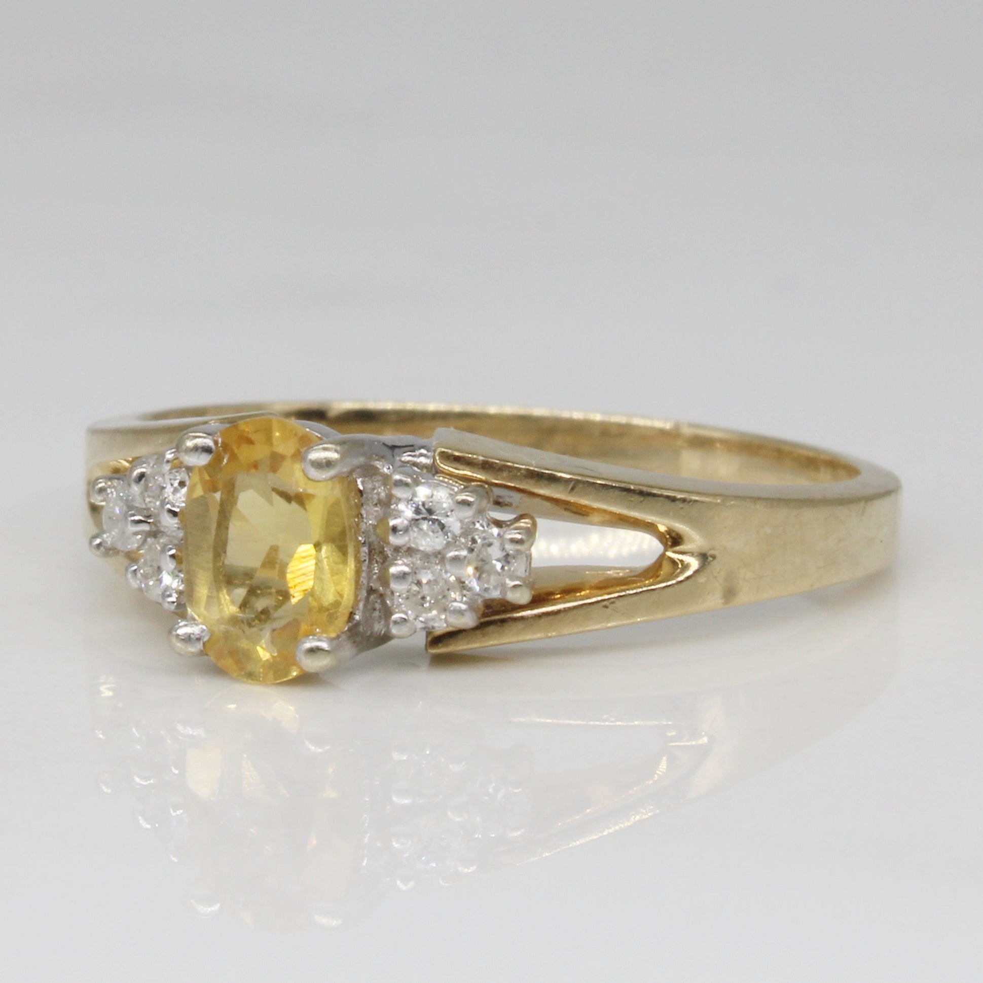 Bague en citrine et diamants | 0,35 ct, 0,07 ct au total | Taille 6,5 |