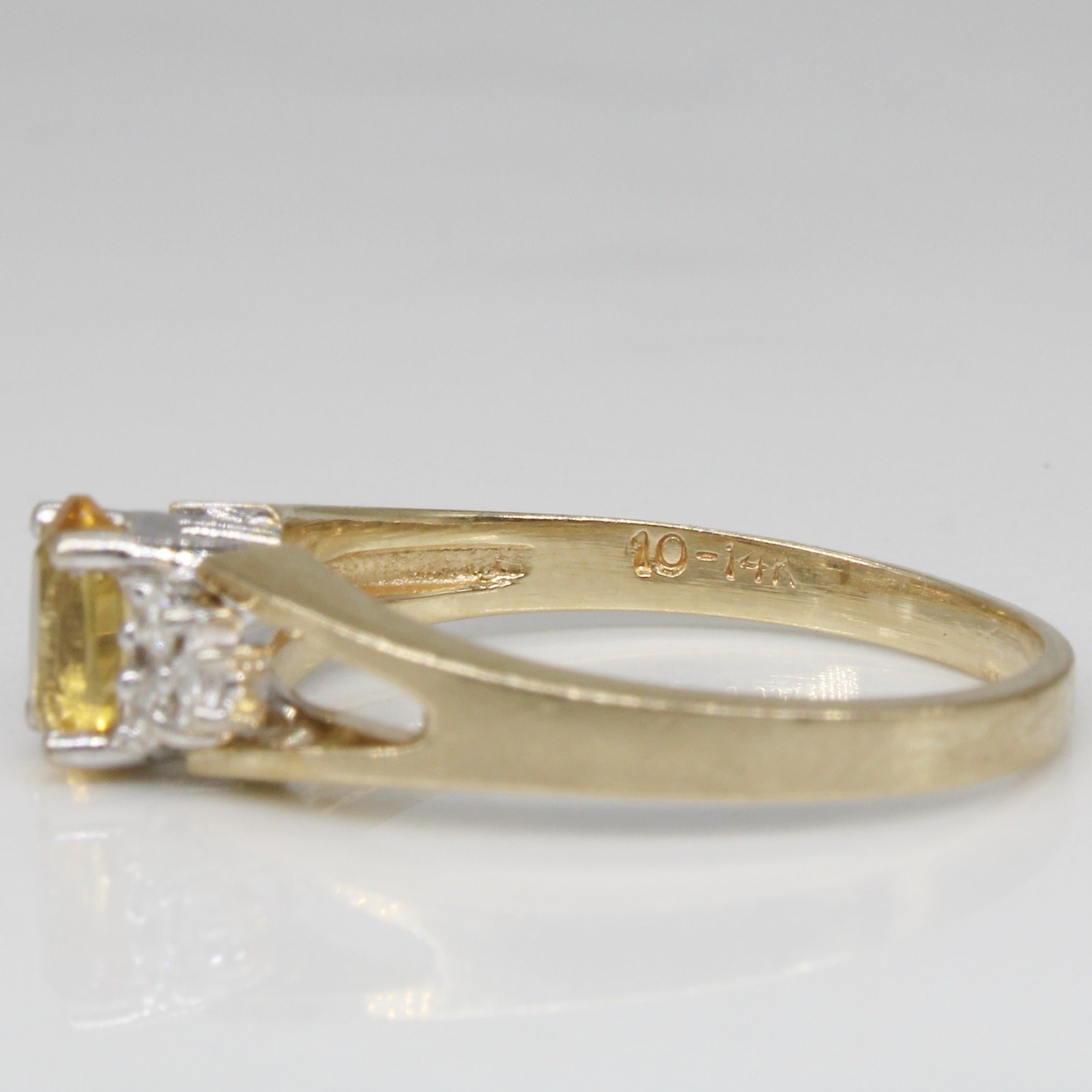 Bague en citrine et diamants | 0,35 ct, 0,07 ct au total | Taille 6,5 |