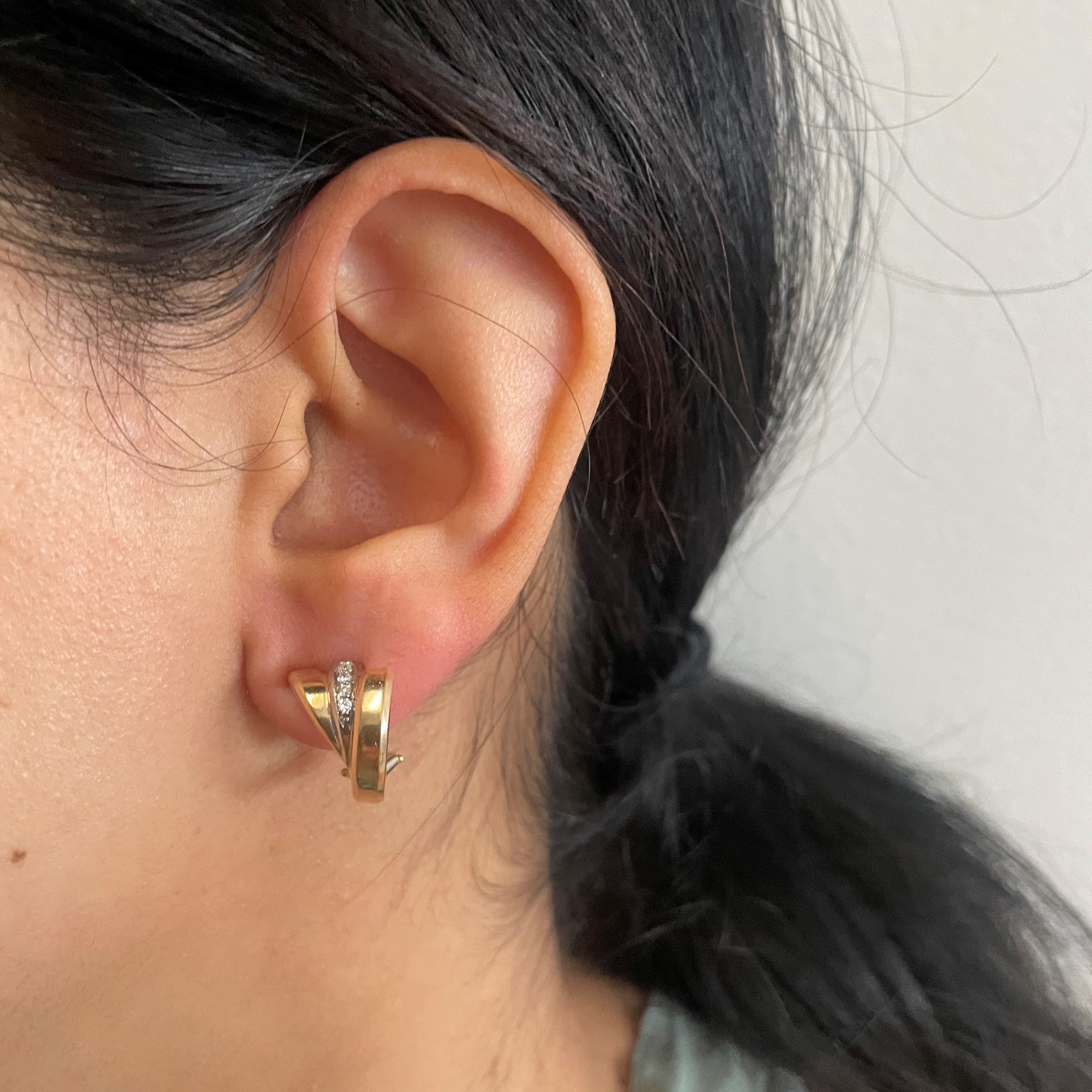 Diamond Huggie Earrings | 0.10ctw |