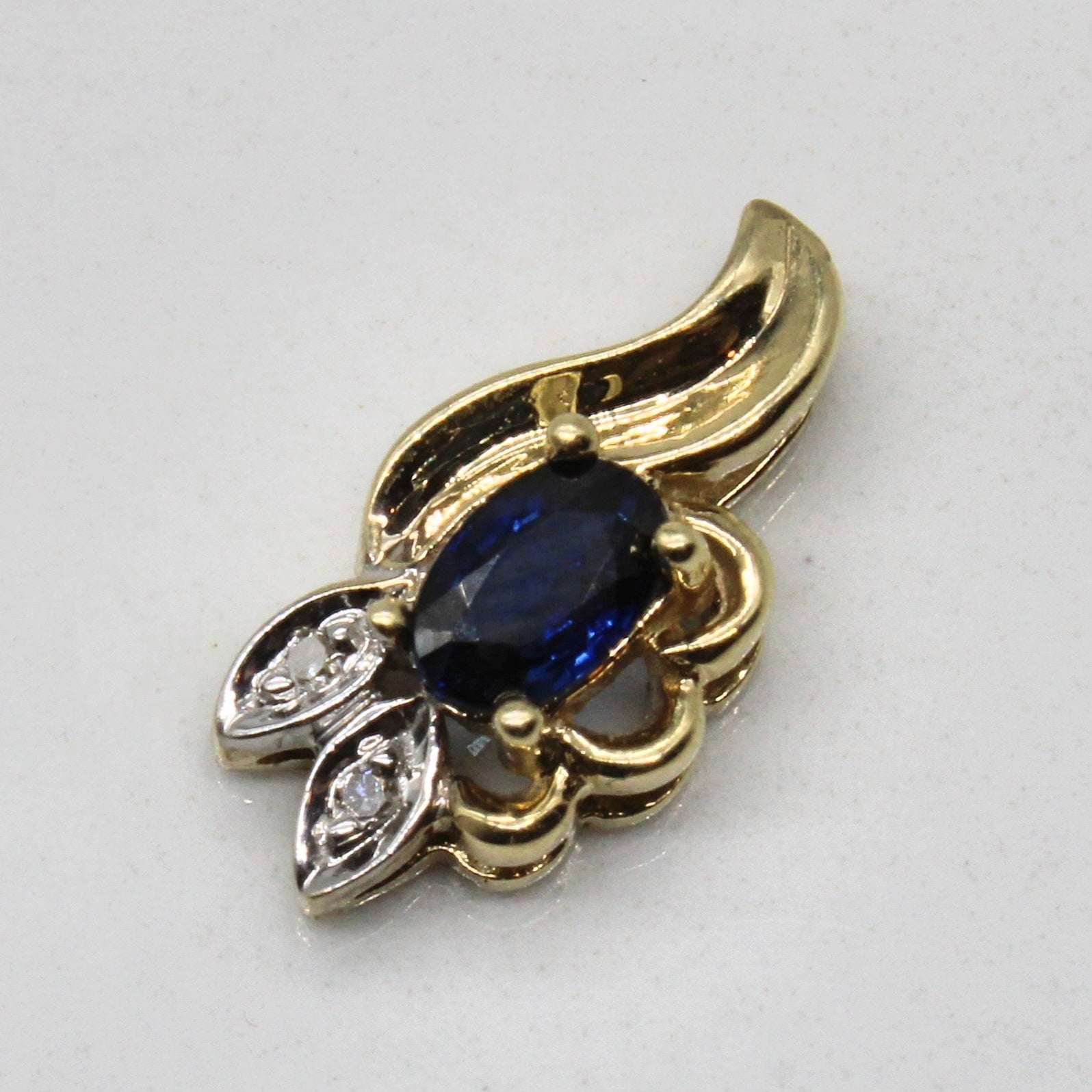 Sapphire & Diamond Pendant | 0.25ct, 0.01ctw |