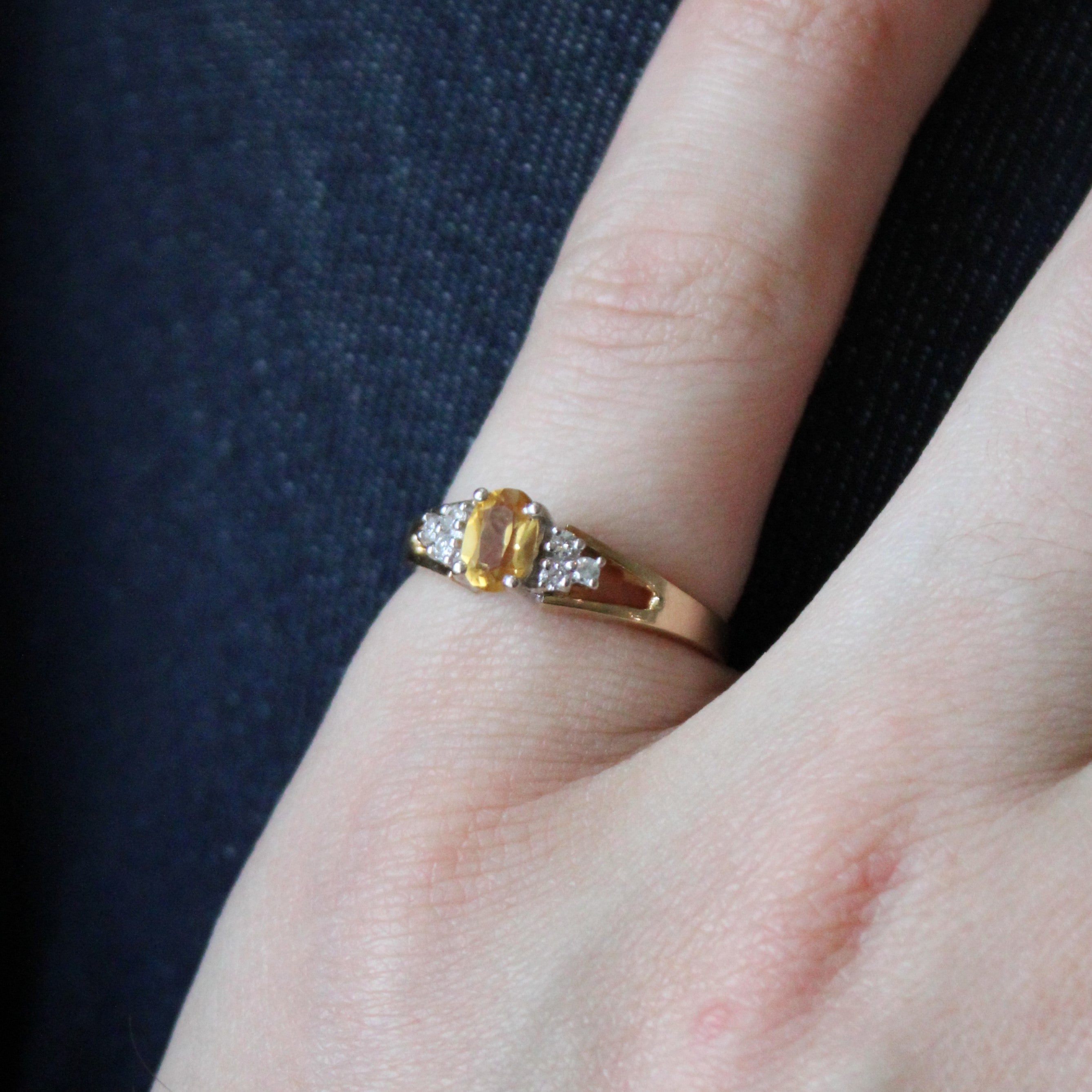 Bague en citrine et diamants | 0,35 ct, 0,07 ct au total | Taille 6,5 |