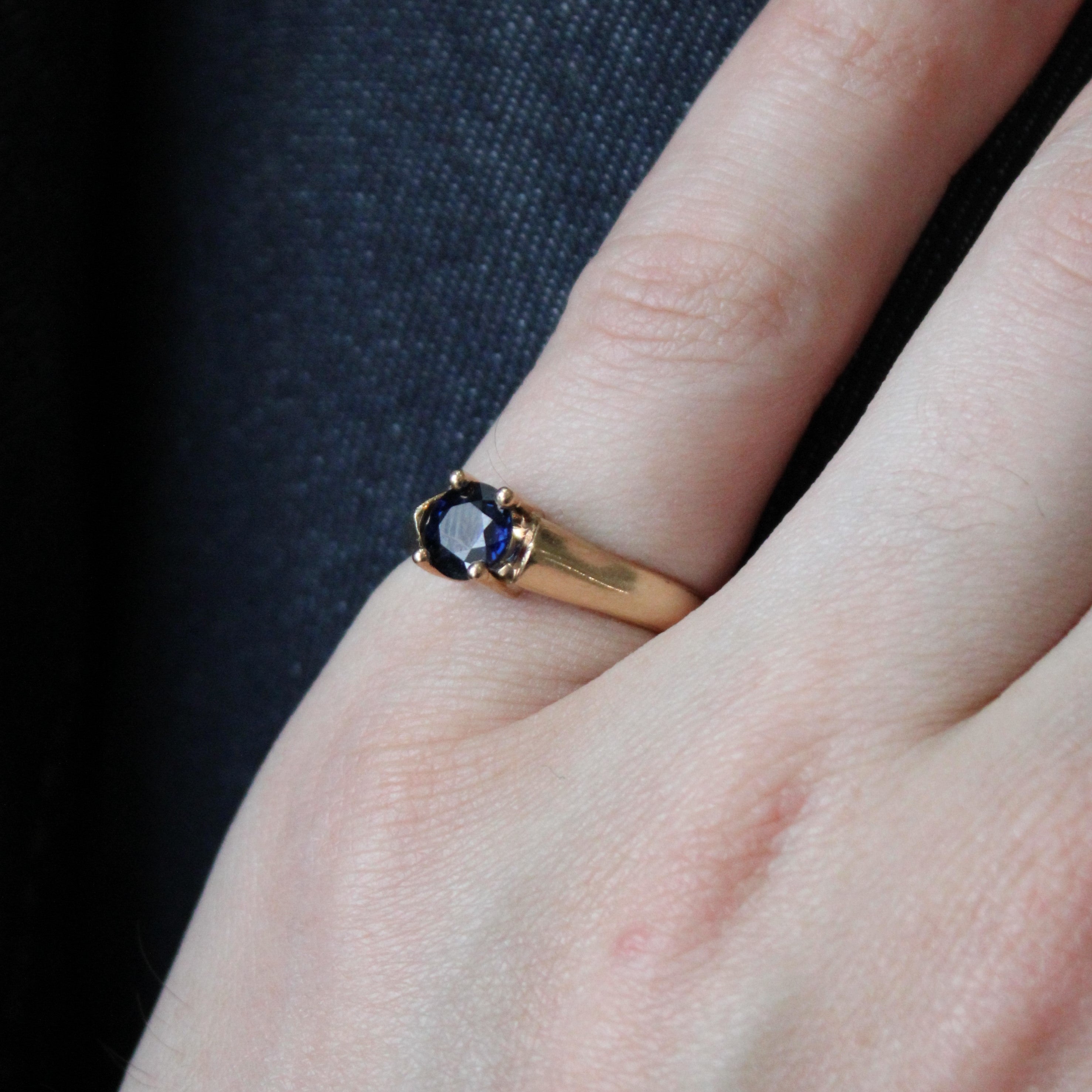 Synthetic Sapphire Ring | 0.90ct | SZ 7.75 |