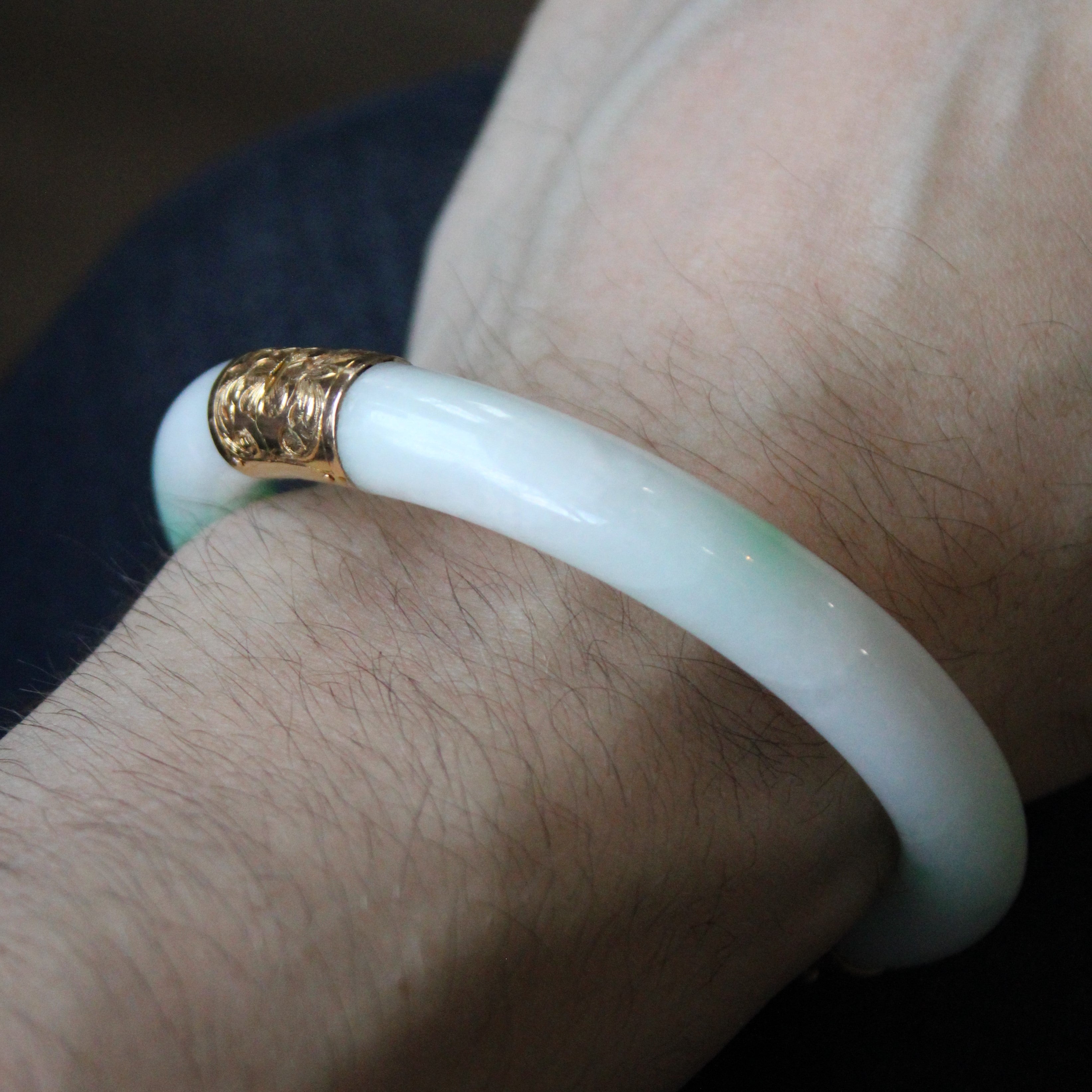 Jadeite Bangle | 300.00ctw | 9" |