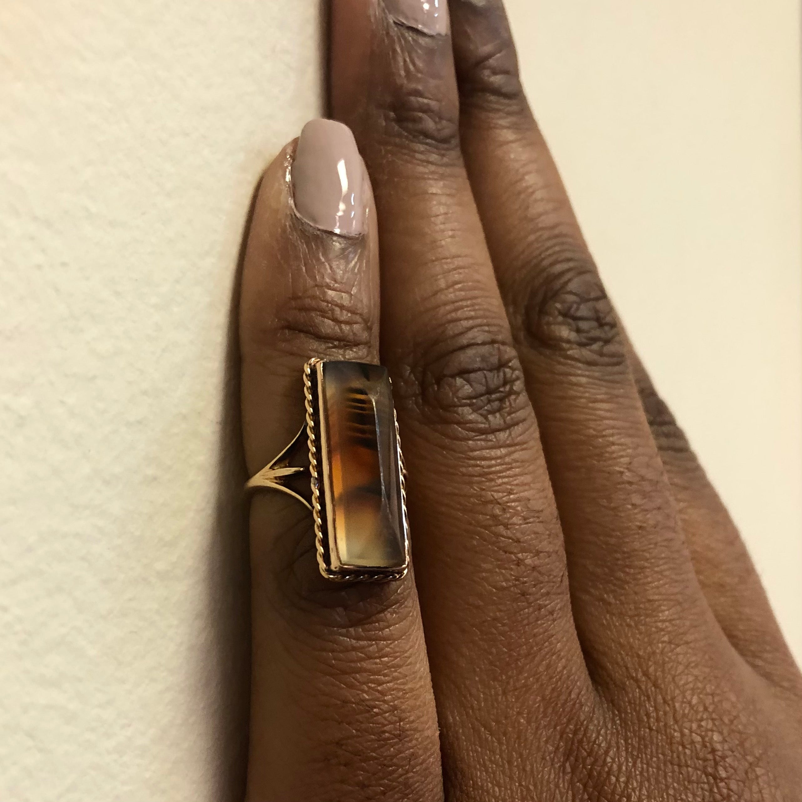 Bague en agate à tige fendue | 4,50 ct | Taille 3,25 |