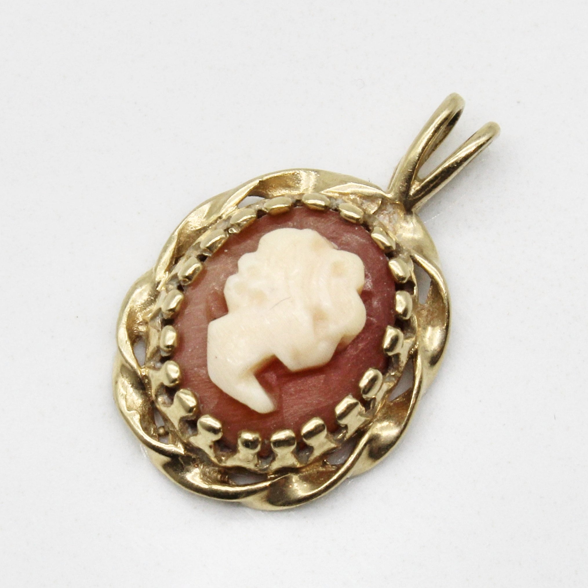 Sea Shell Cameo Pendant | 1.50ct |