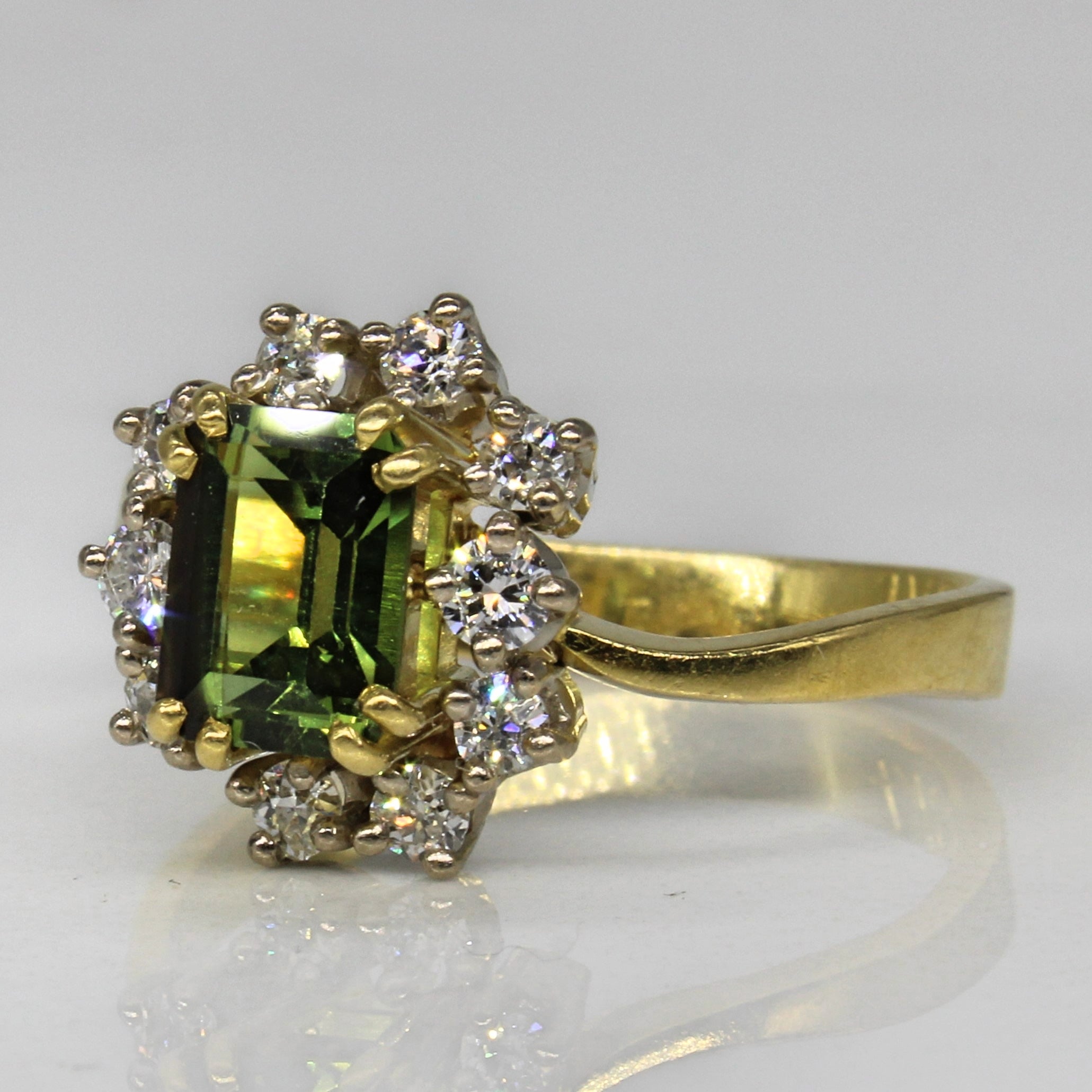 Bague cocktail halo saphir vert et diamants | 1,45 ct, 0,50 ct au total | Taille 9 |