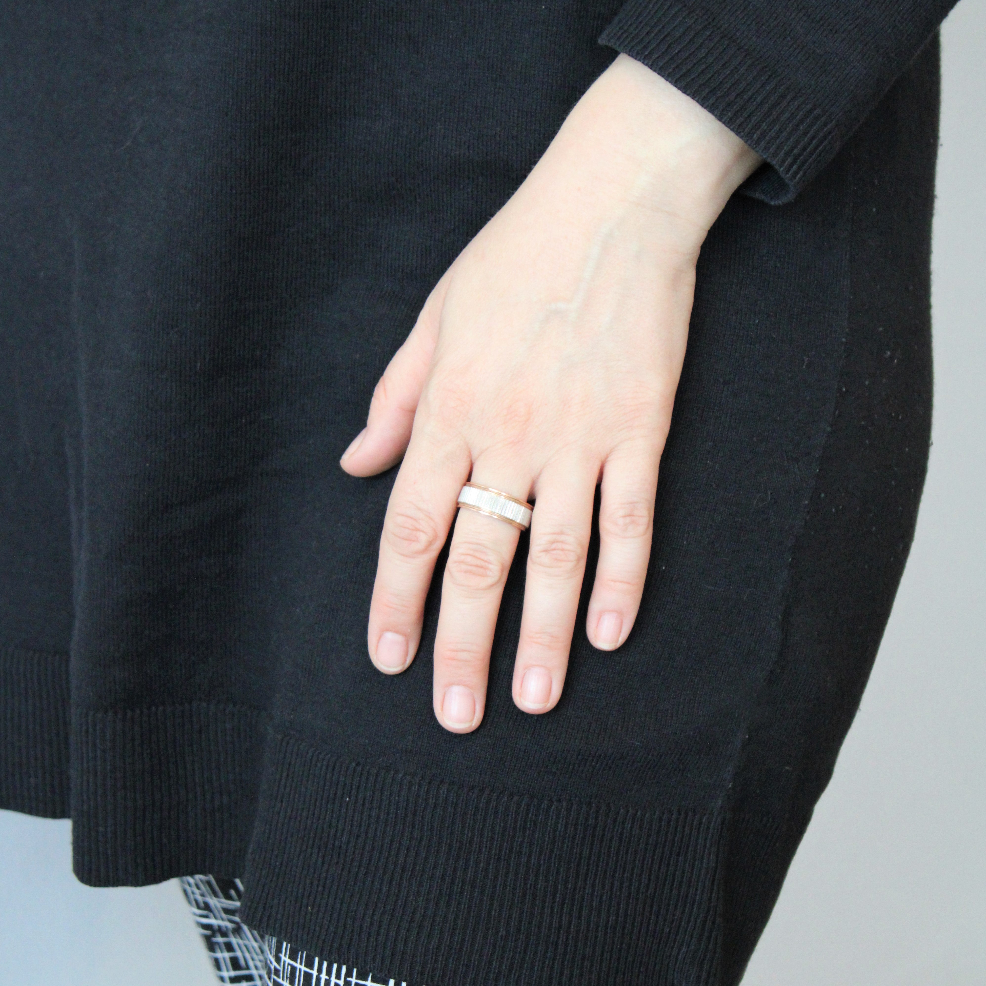 Michael Hill' Two Tone Patterned Ring | SZ 10 |
