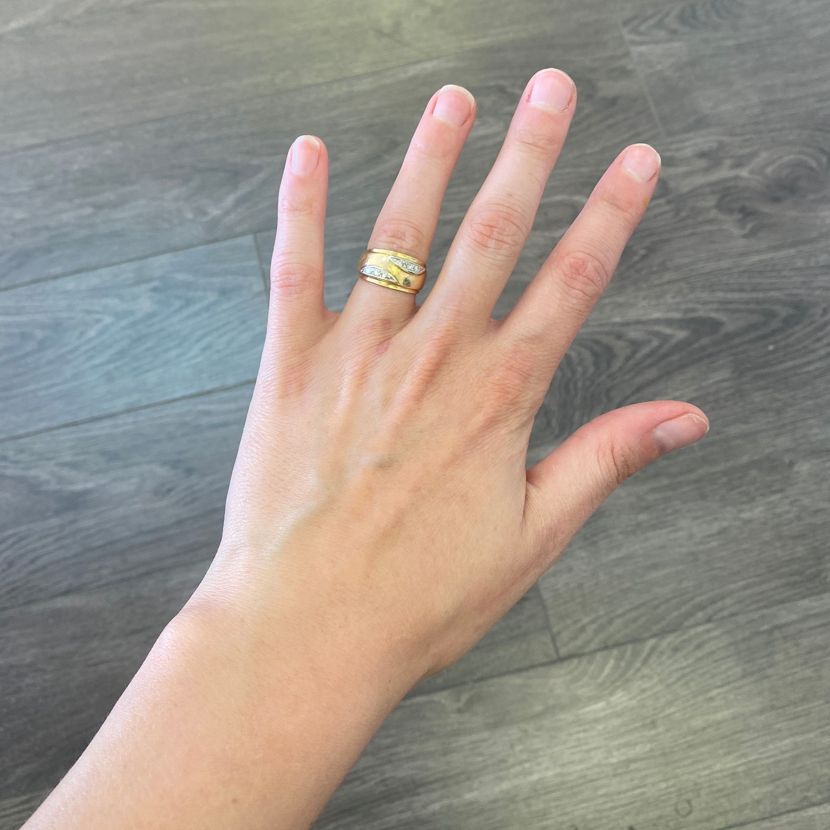 Satin Pattered Diamond Crescent Band | 0.08ctw | SZ 5.5 |