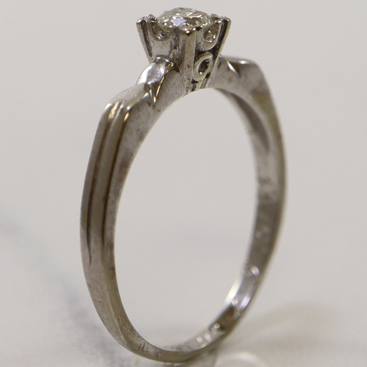 Retro Solitaire Diamond Ring | 0.15ct | SZ 5.75 |