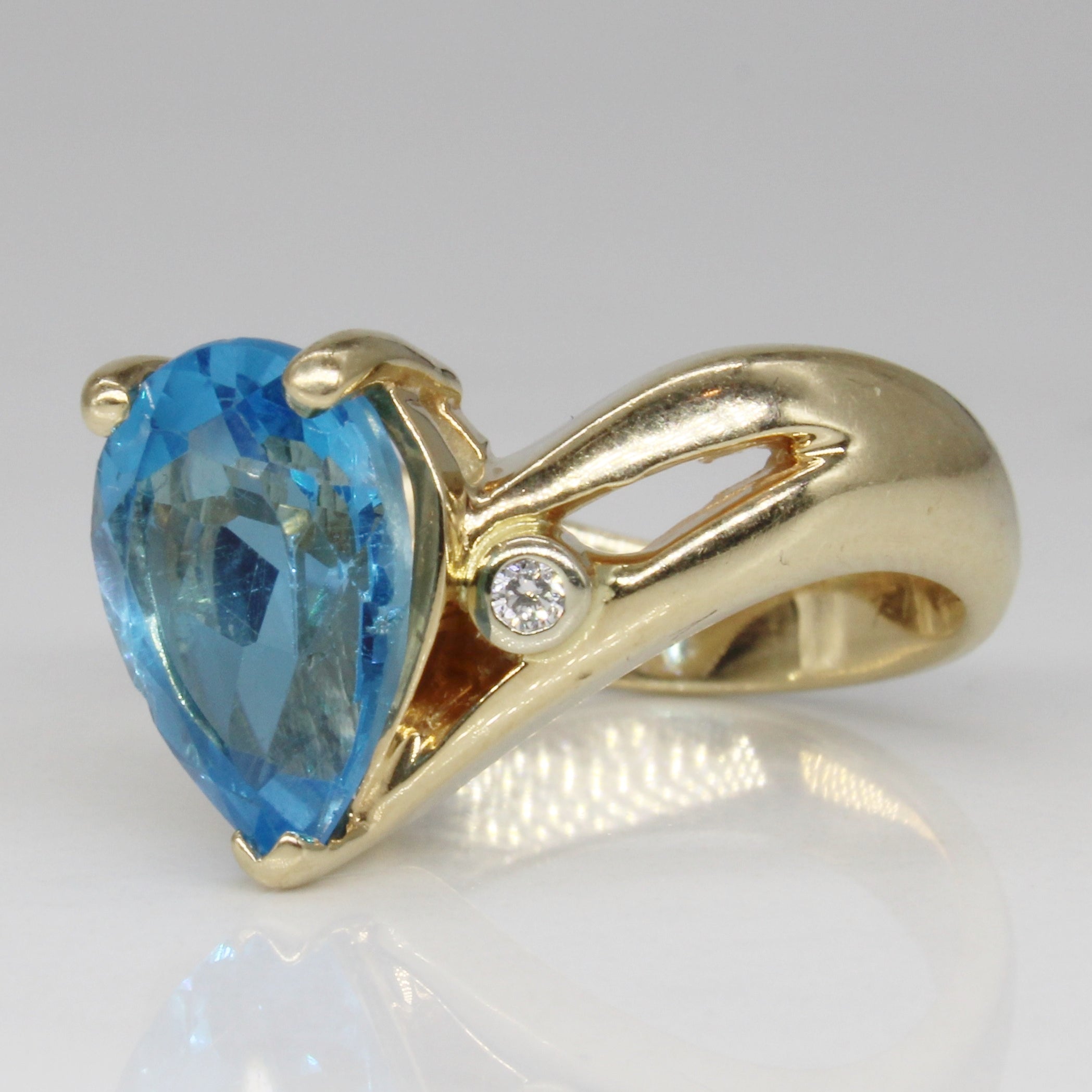 Topaz & Diamond Cocktail Ring | 3.05ct, 0.02ct | SZ 6 |