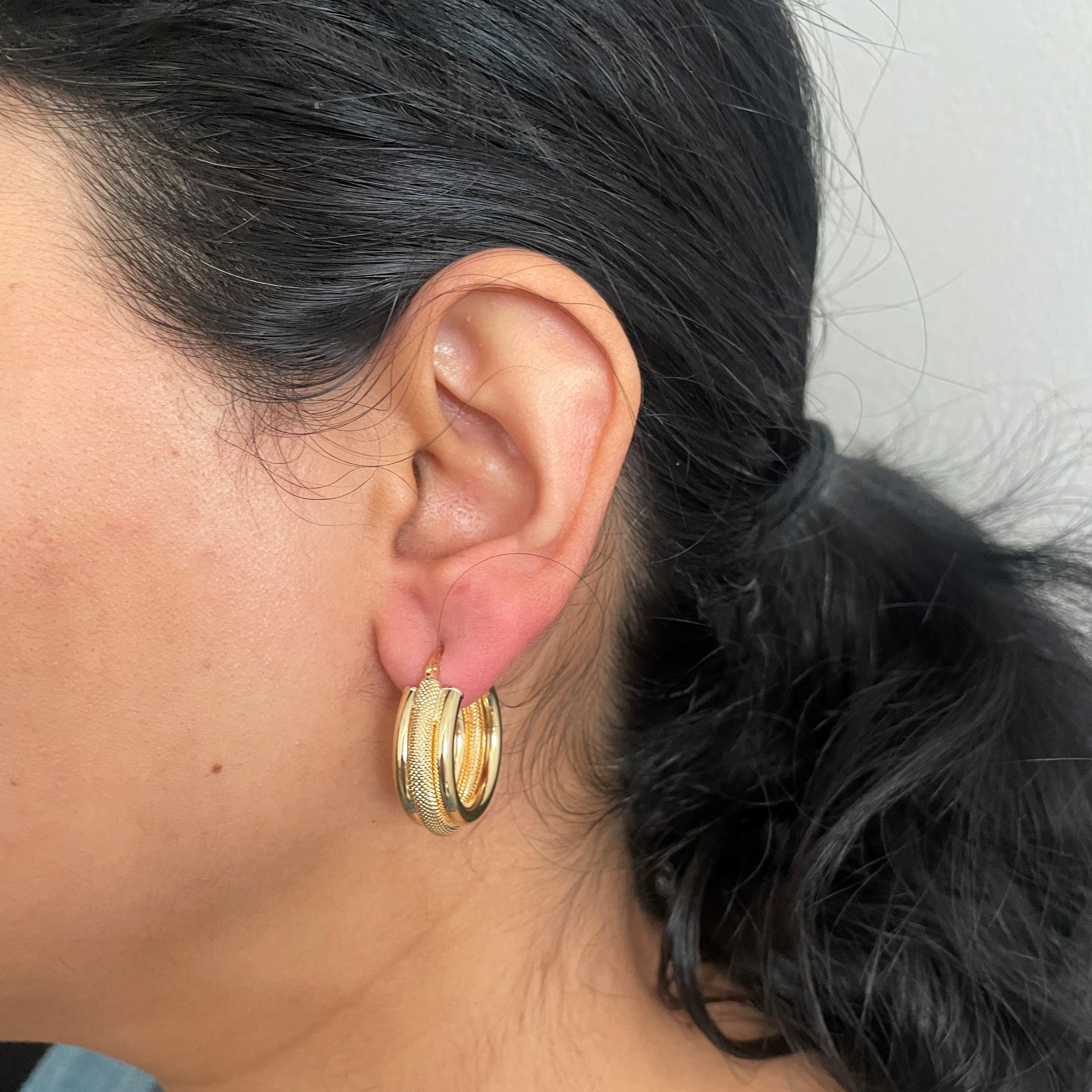 Textured Yellow Gold Hoop Earrings |