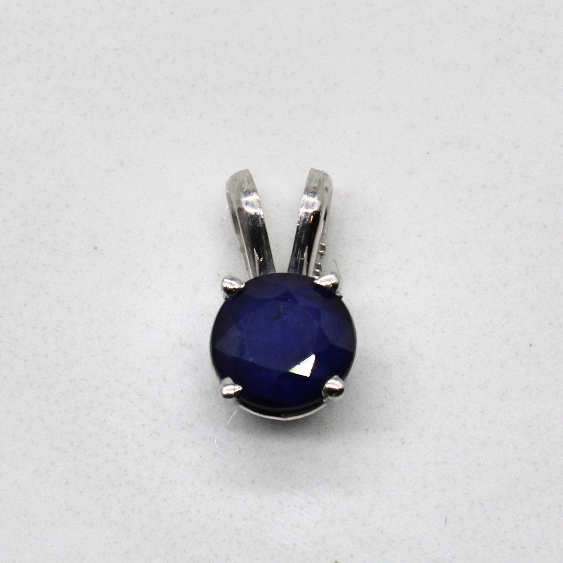 Synthetic Sapphire Pendant | 0.04ct |
