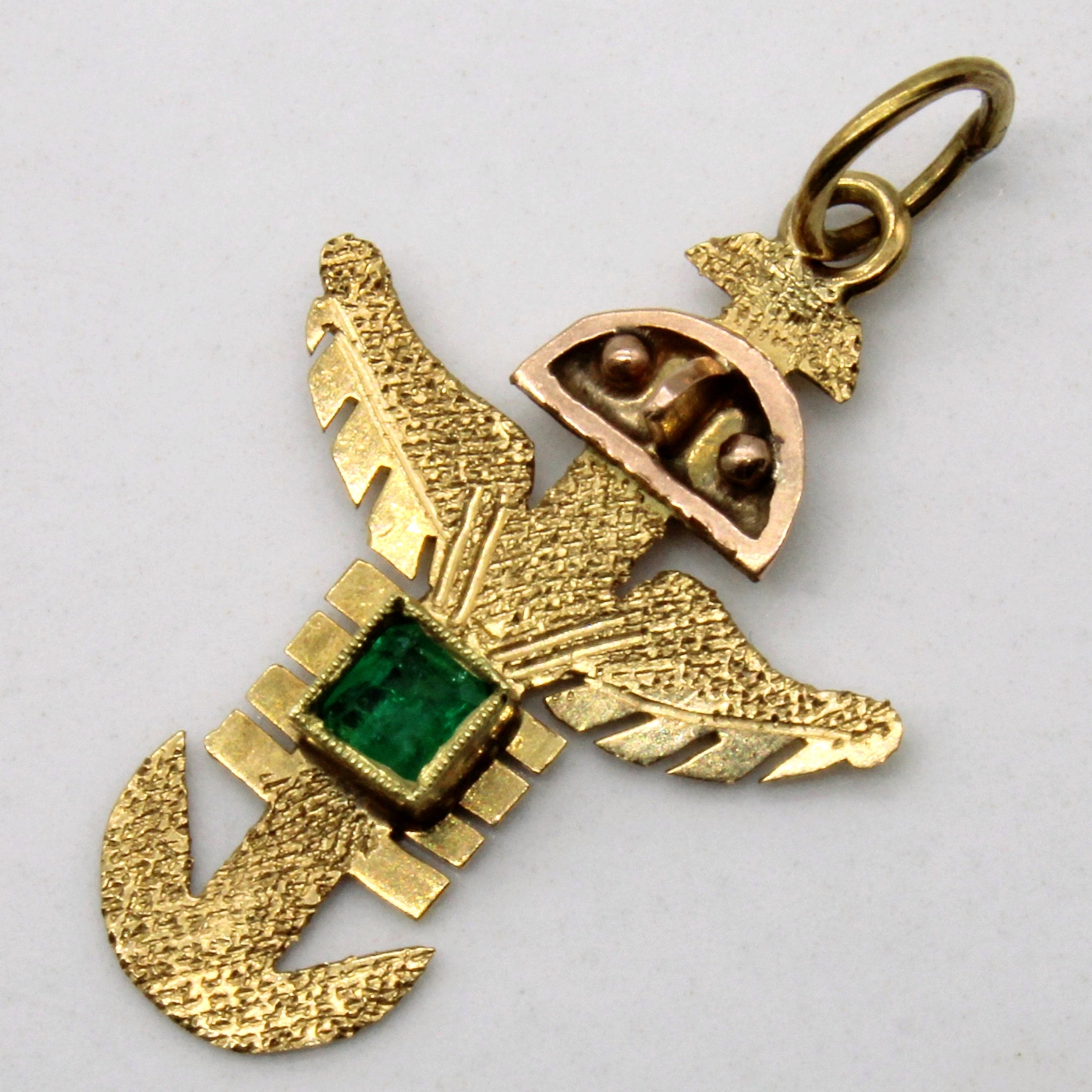 Emerald Bird Pendant | 0.05ct |