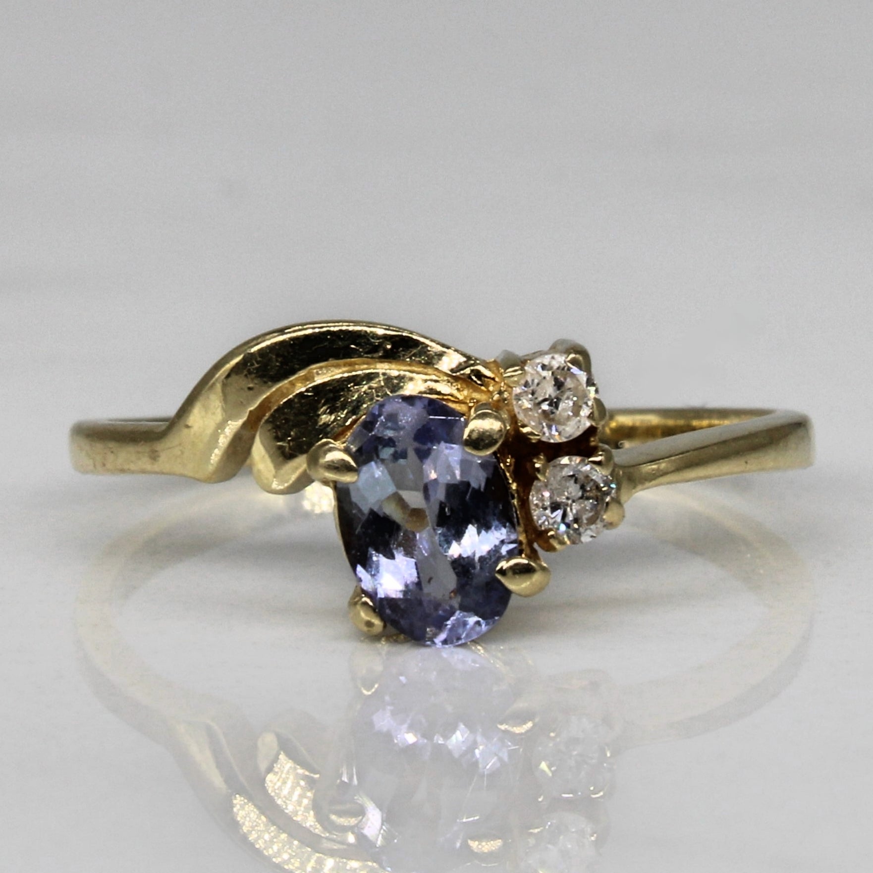 Tanzanite & Diamond Twist Ring | 0.30ct, 0.06ctw | SZ 5.5 |