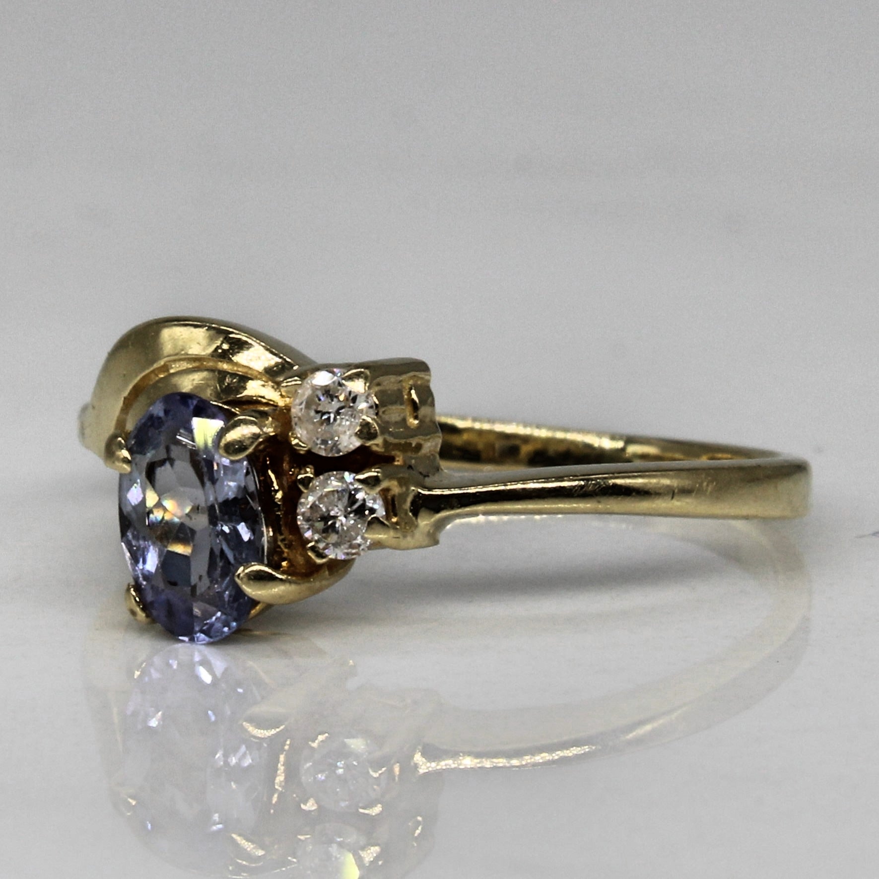 Tanzanite & Diamond Twist Ring | 0.30ct, 0.06ctw | SZ 5.5 |