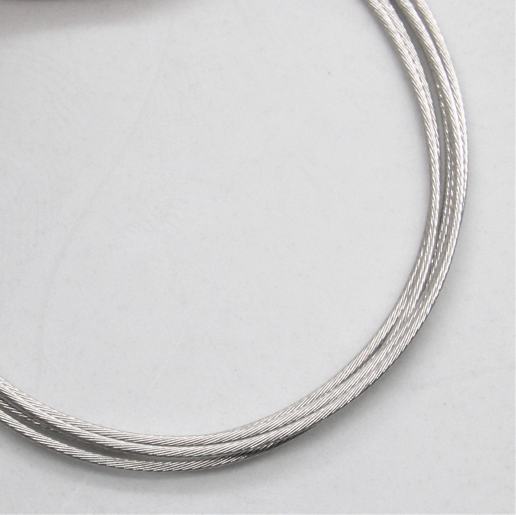 Collier ras du cou en fil métallique | 45,7 cm |