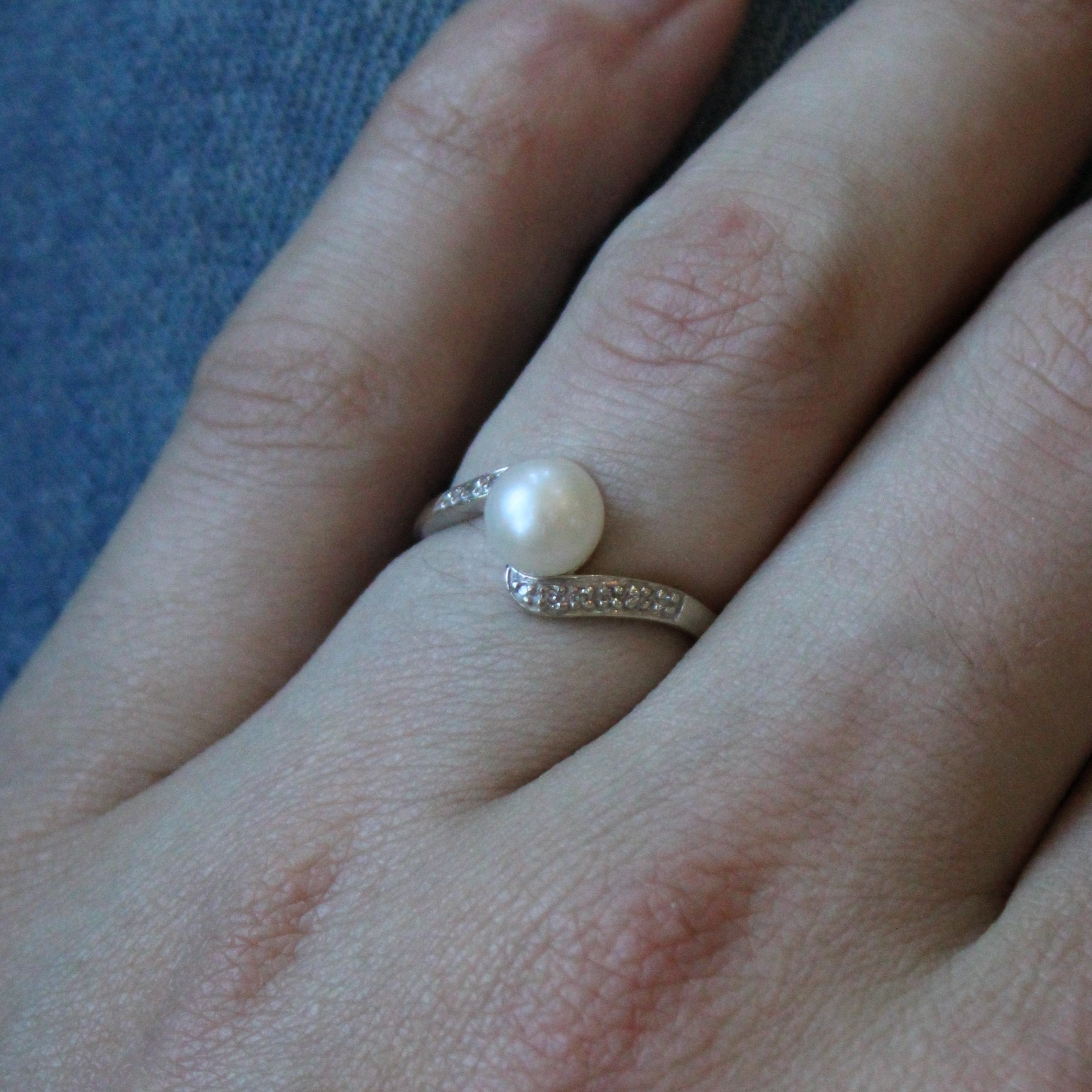Pearl & Diamond Bypass Ring | 0.05ctw | SZ 7 |