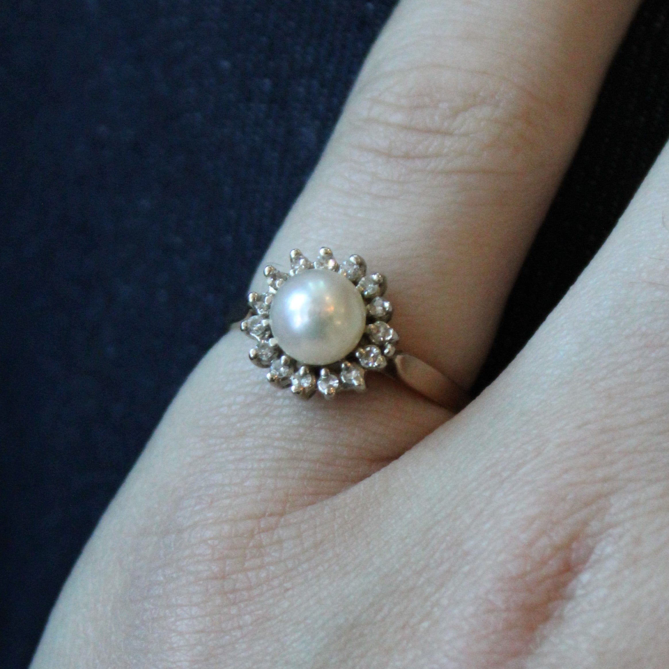 Pearl & Diamond Cocktail Ring | 0.15ctw | SZ 6.25 |
