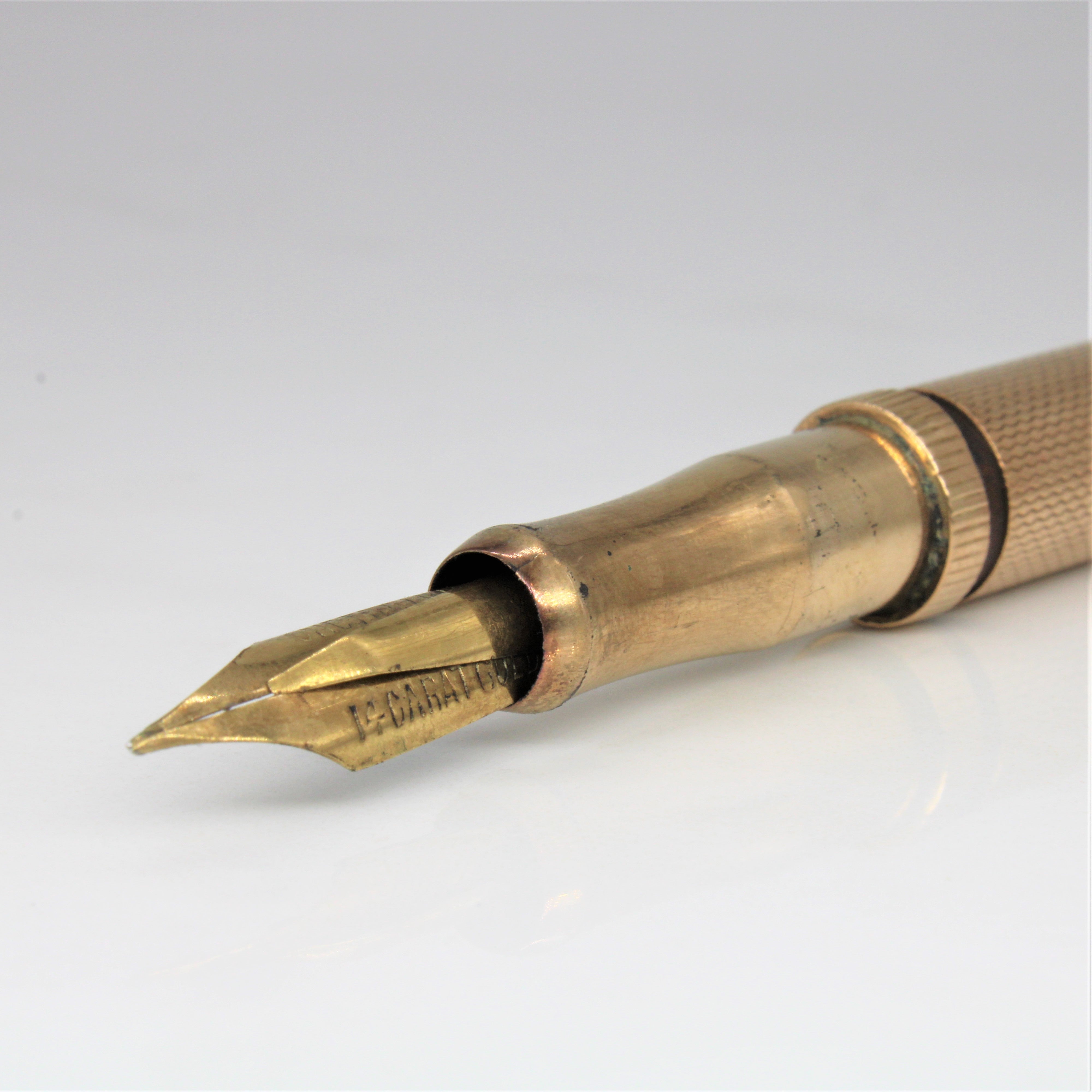 Edwardian 9k Gold Fountain Pen | 5.75" |